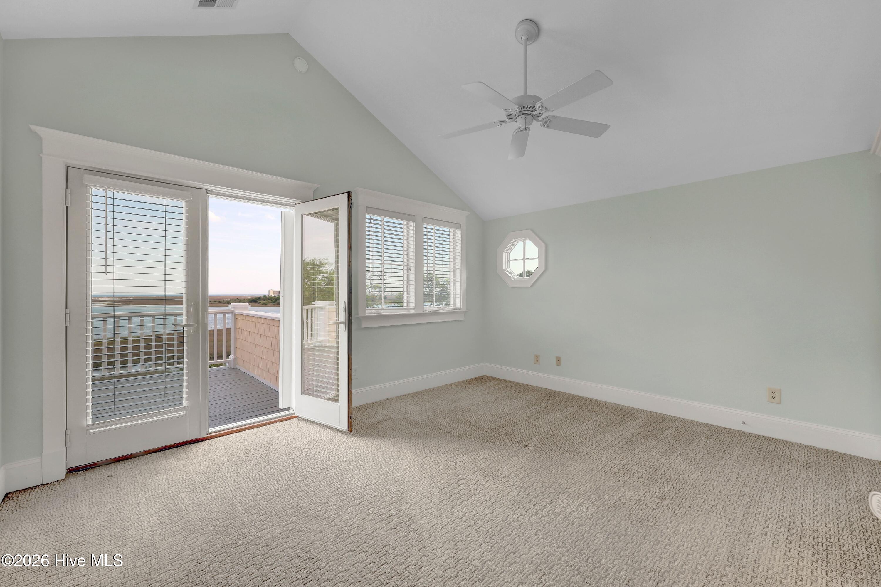 100569484 | Photo 56