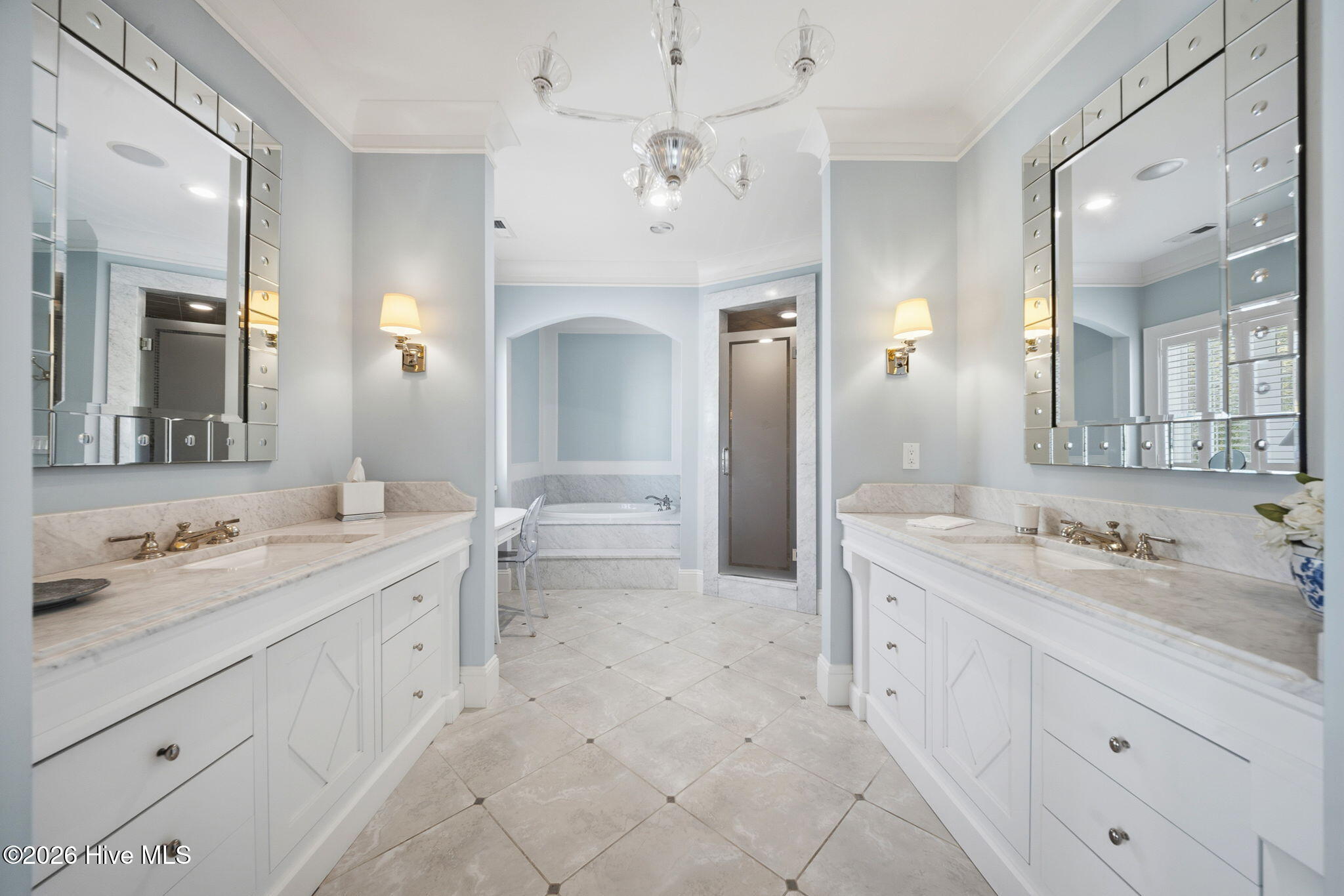 100570583 | Photo 44