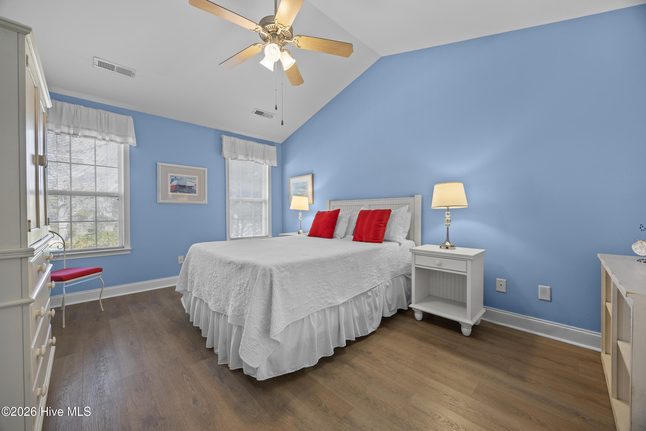 100555445 | Photo 22