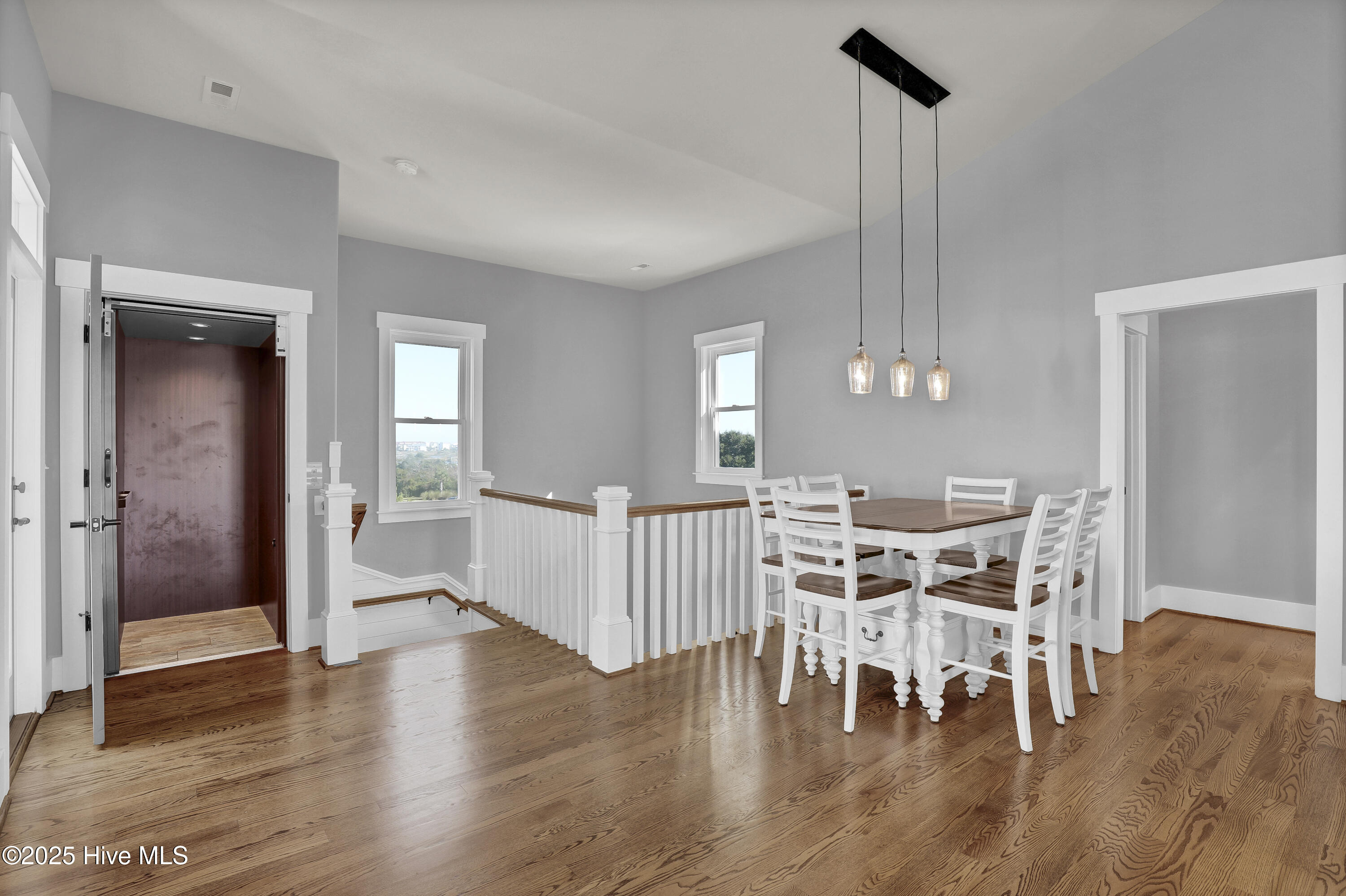 100540247 | Photo 39