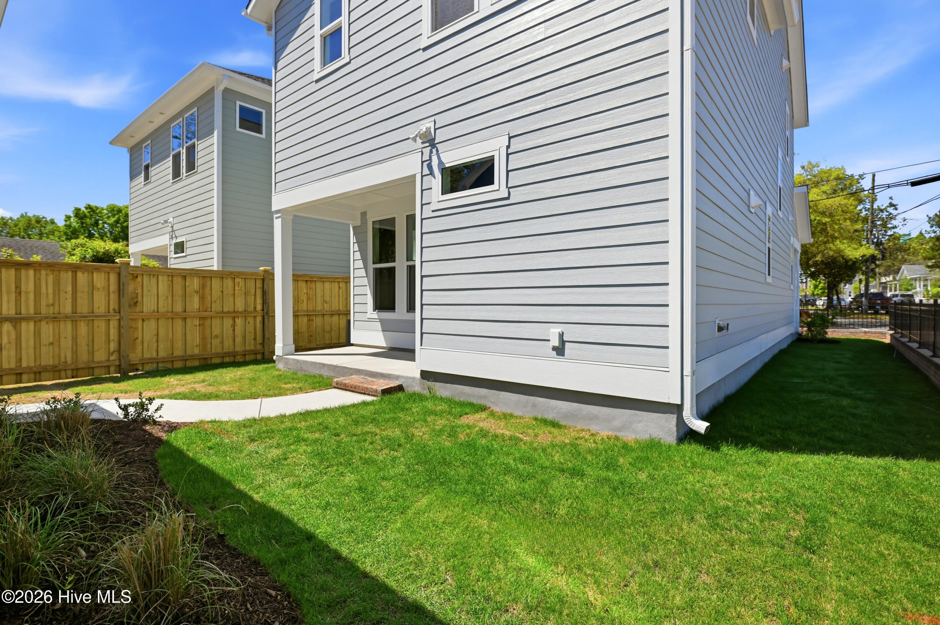 100566798 | Photo 46