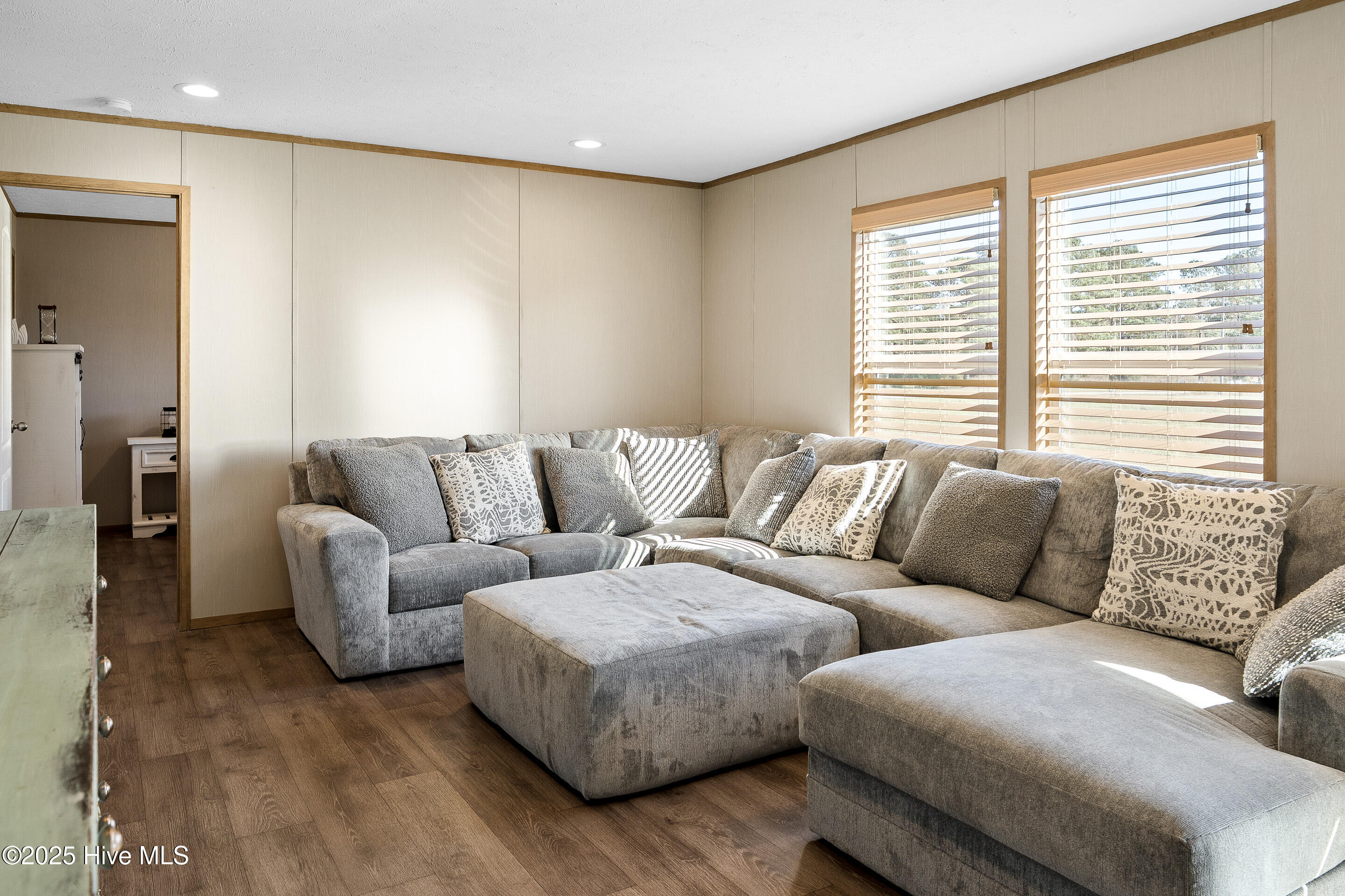 100541074 | Photo 15