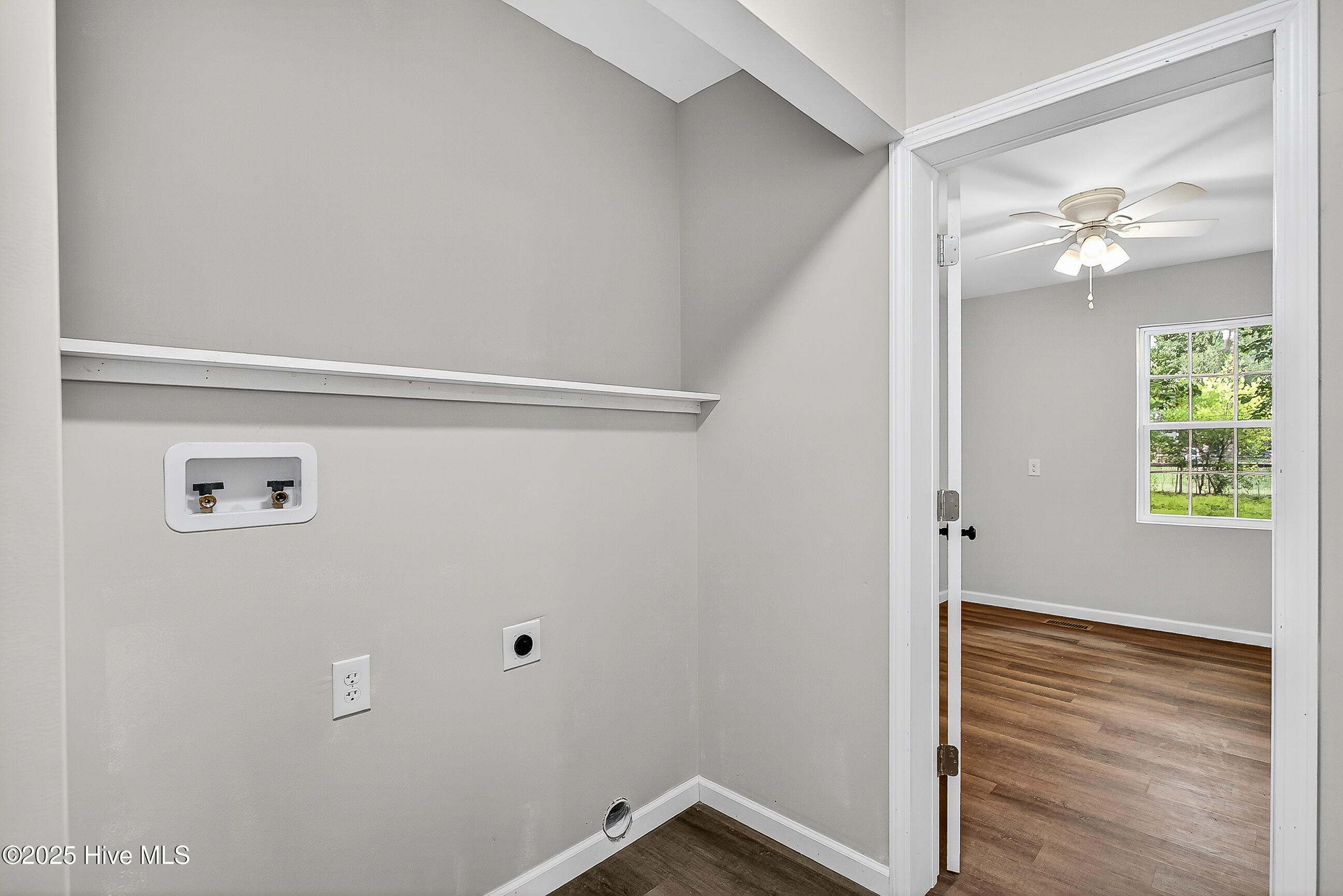 100535237 | Photo 13