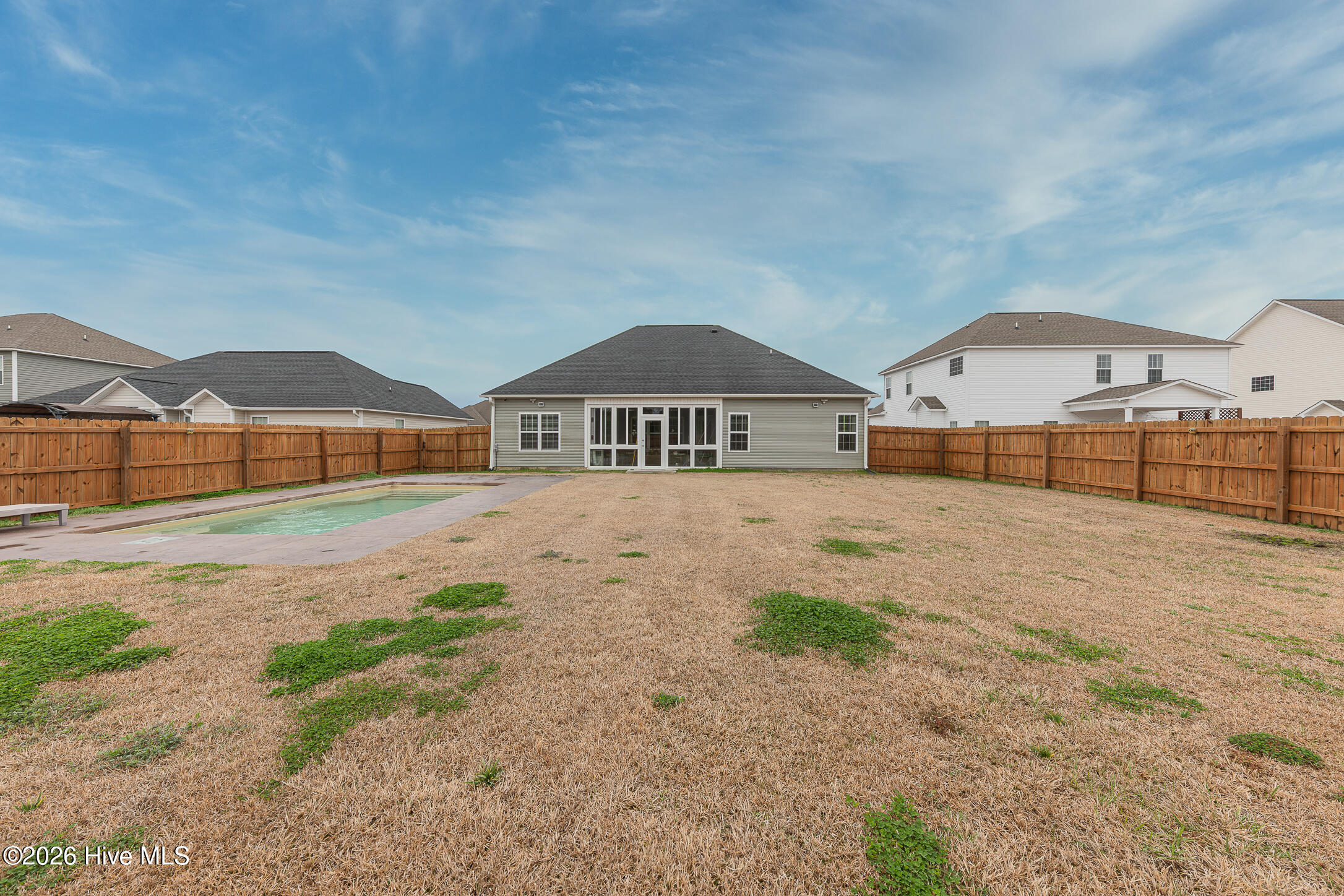 100556125 | Photo 42