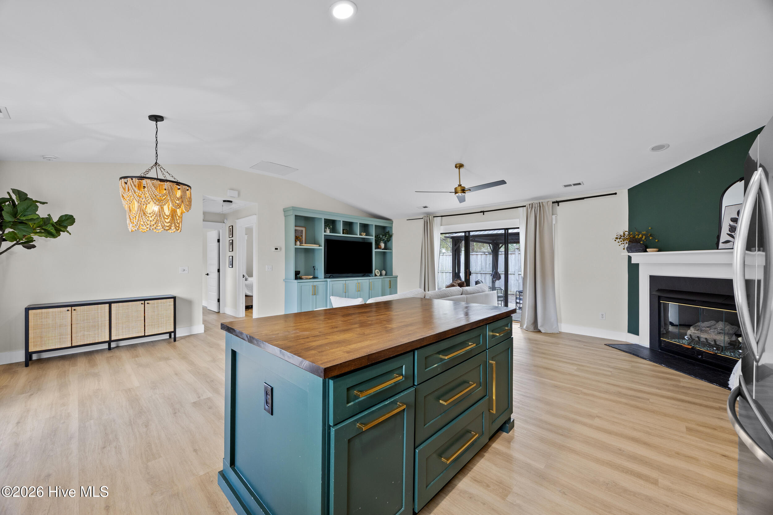 100558579 | Photo 17