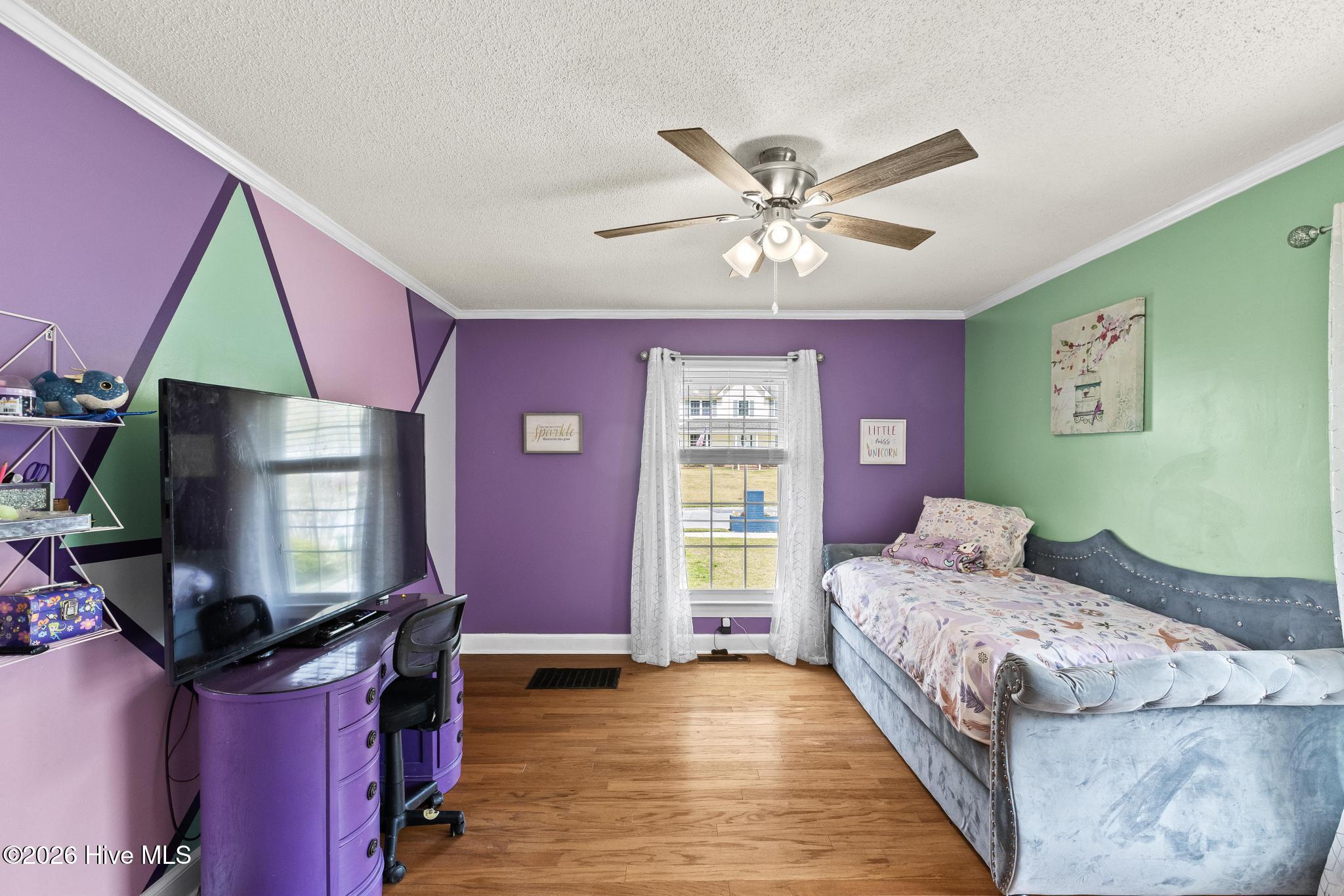 100563926 | Photo 32