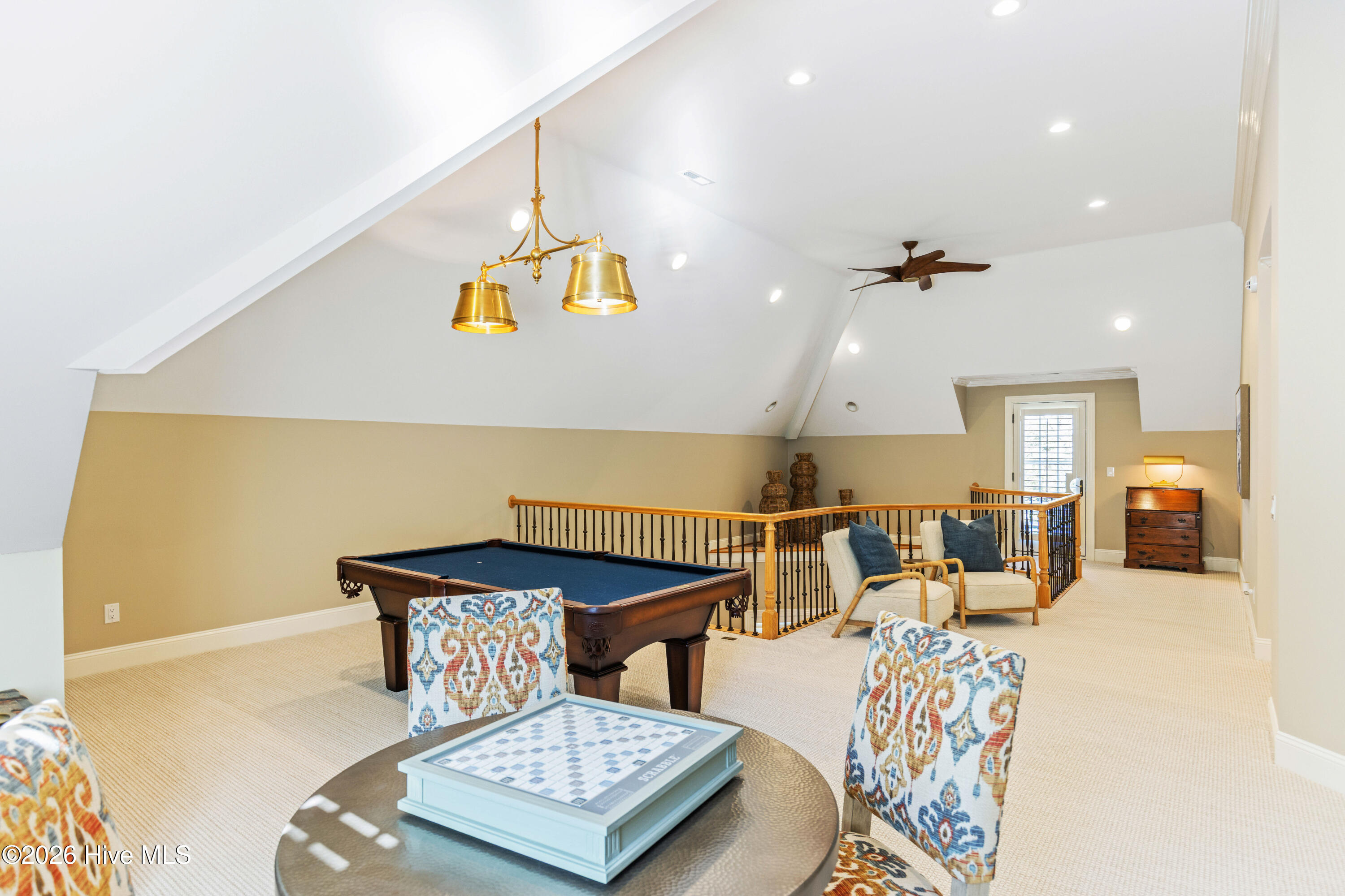 100555813 | Photo 53