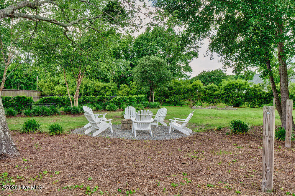 100558129 | Photo 65