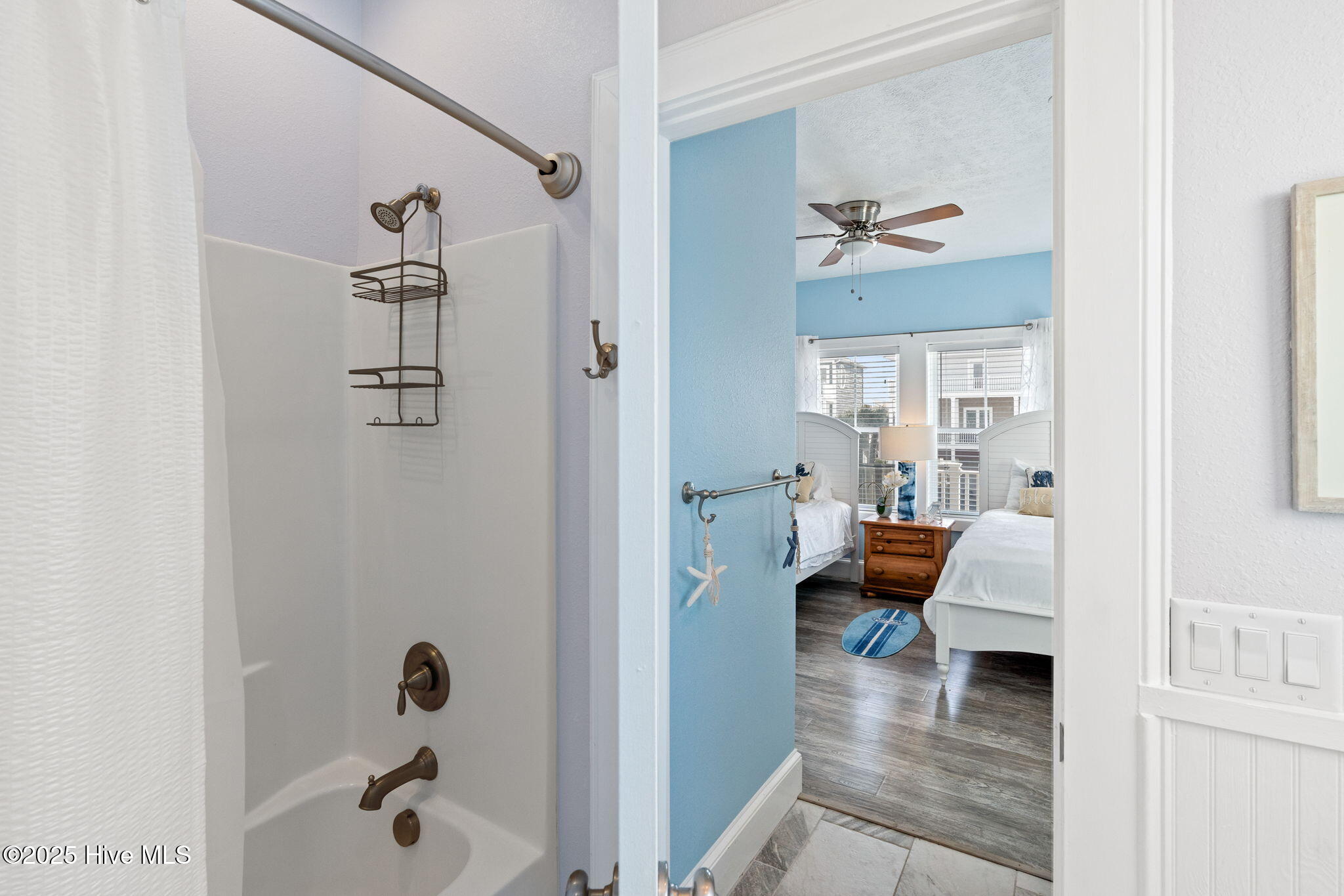 100495043 | Photo 30