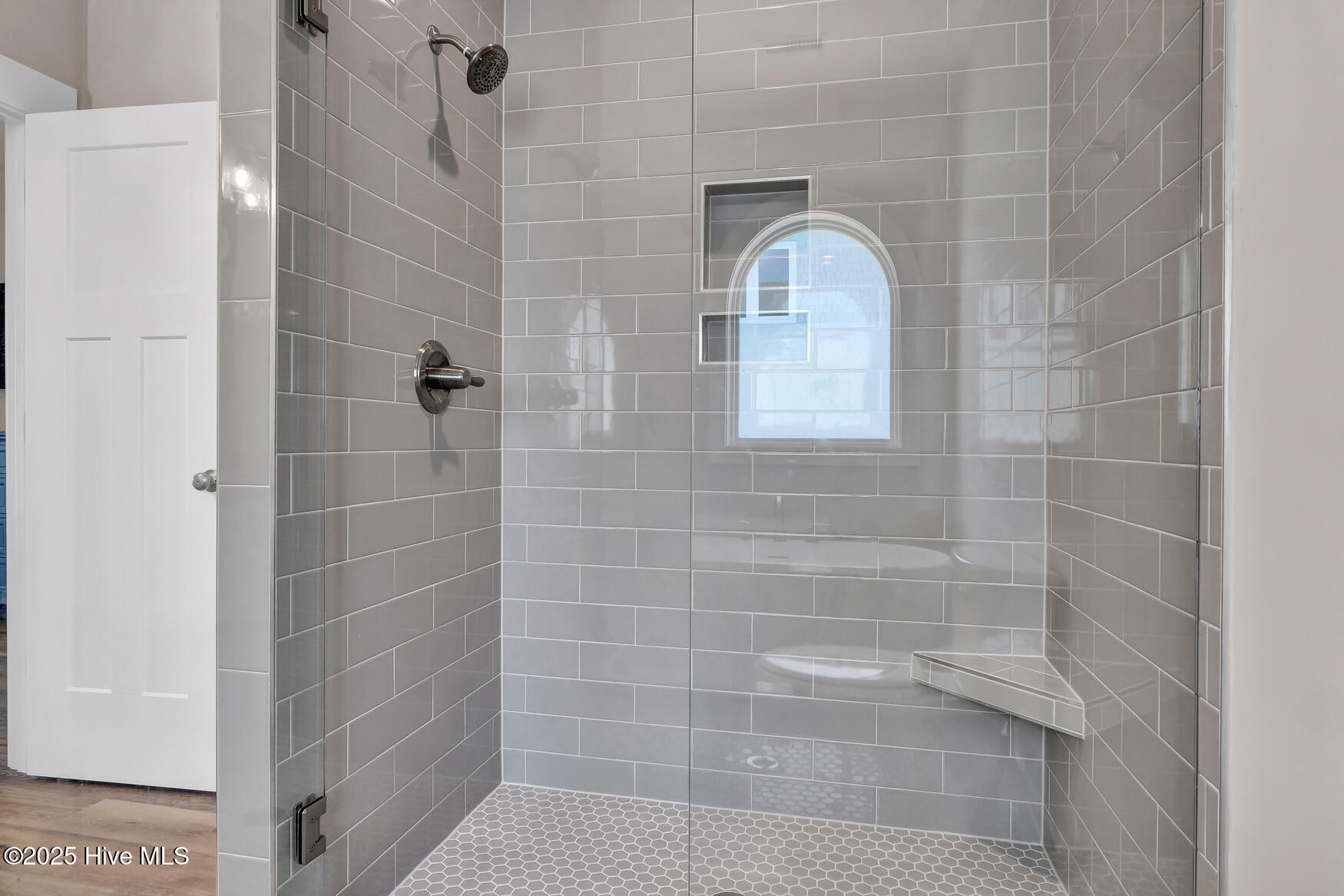 100544154 | Photo 28