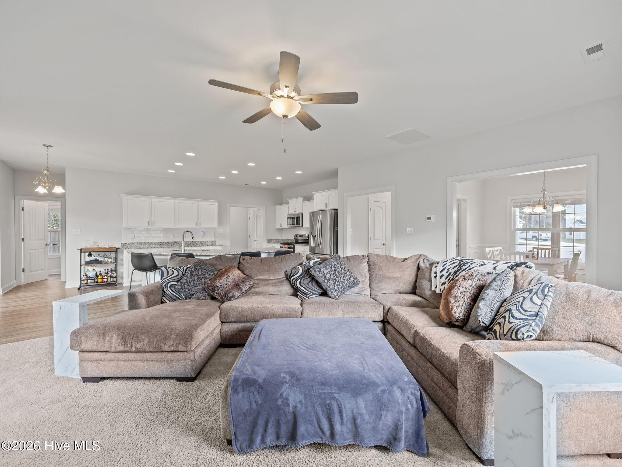 100563779 | Photo 10