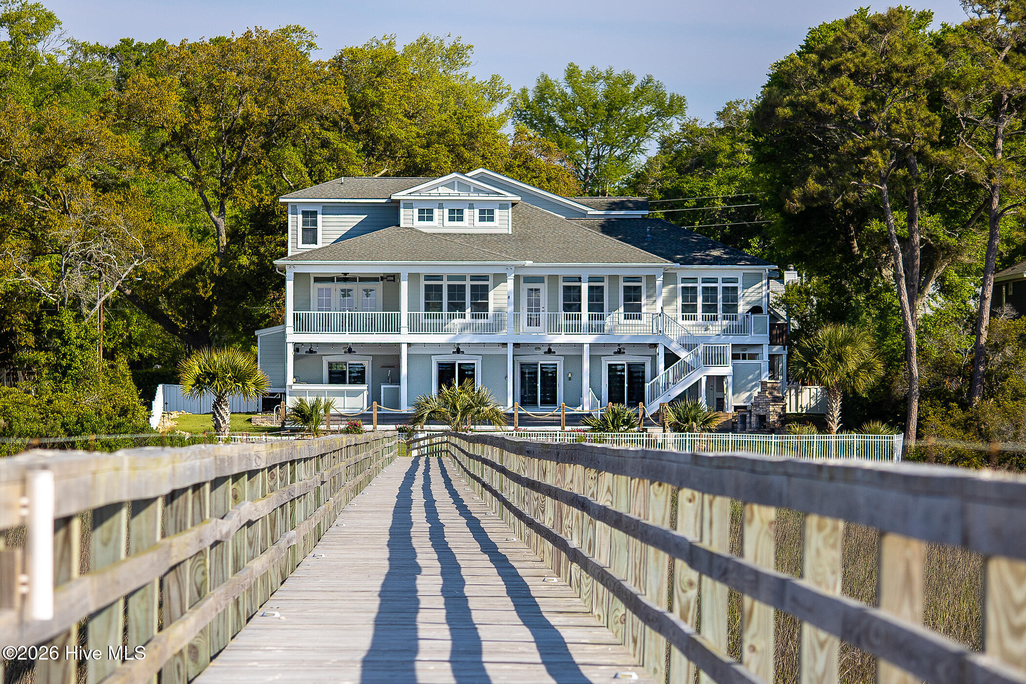 100568588 | Photo 93