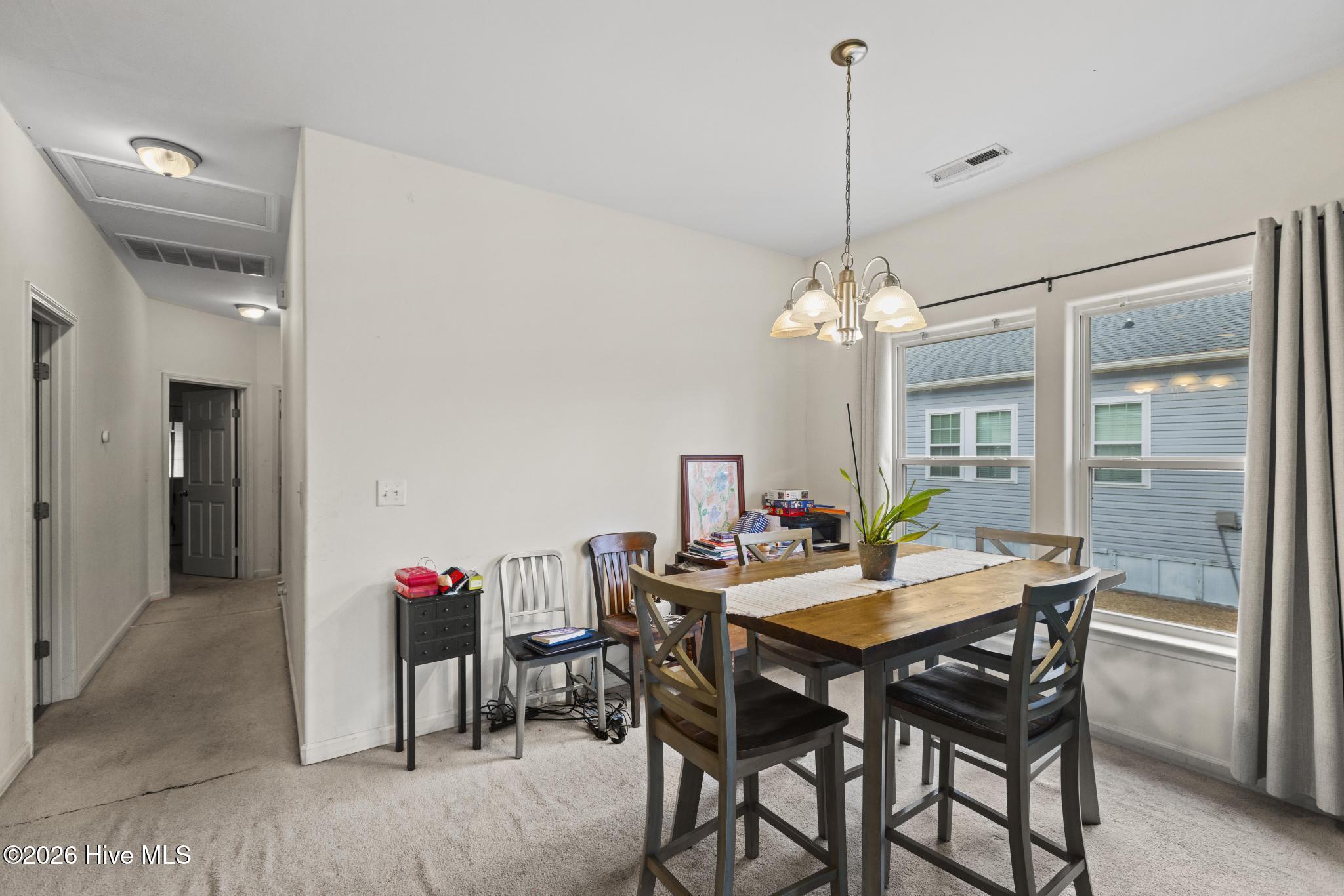 100556084 | Photo 28