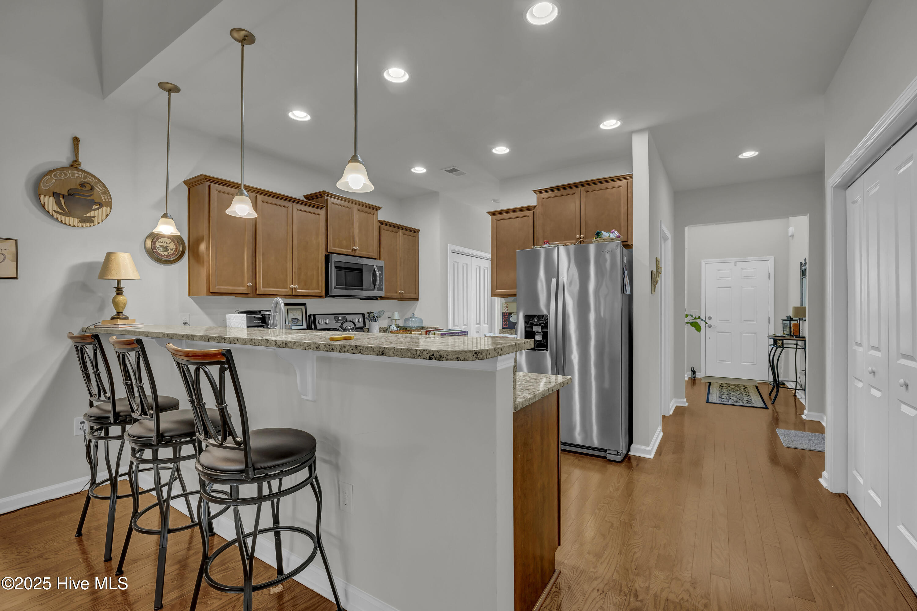 100516530 | Photo 10