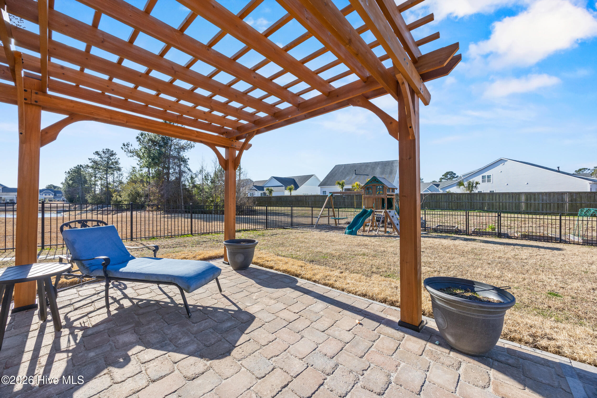 100551925 | Photo 35