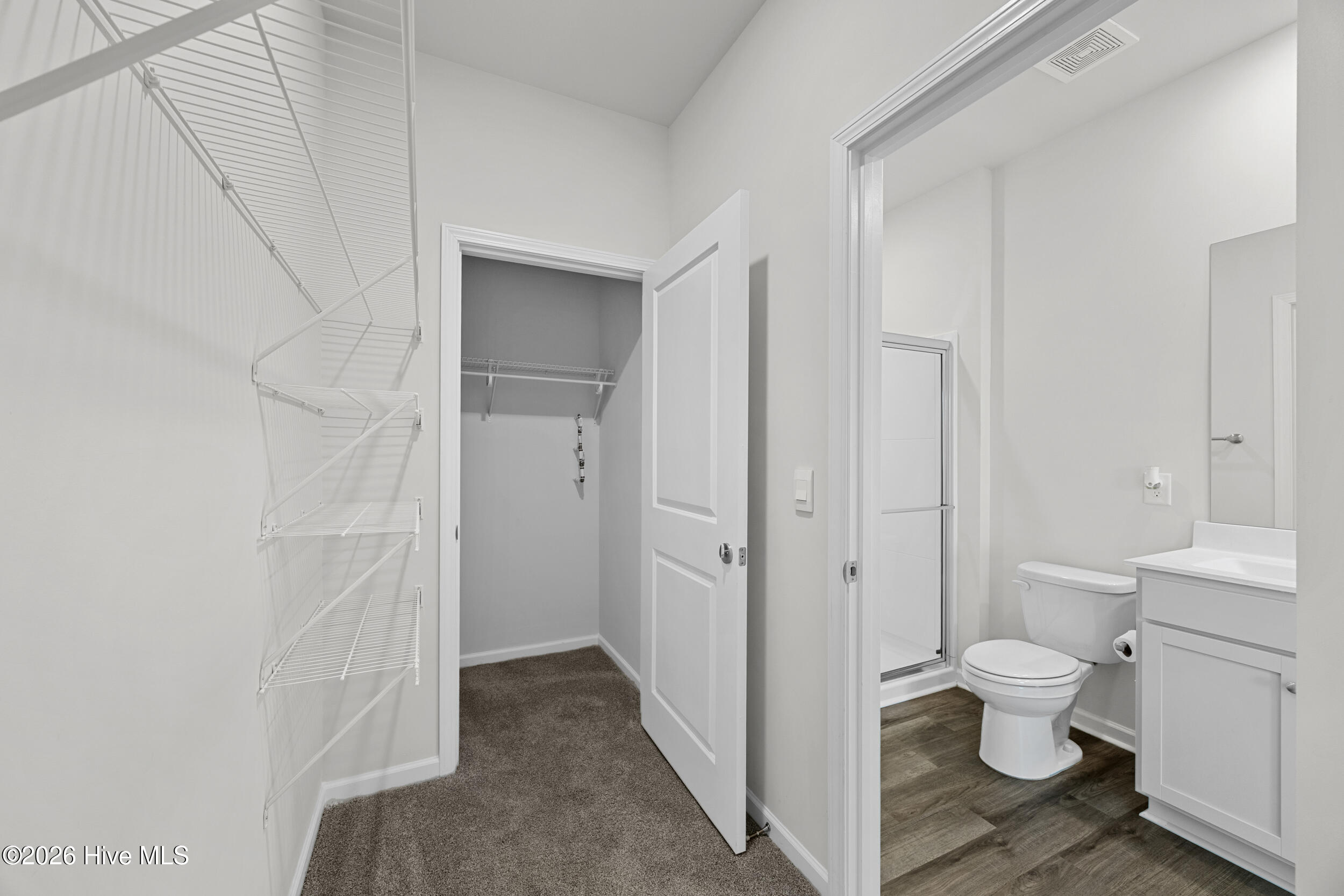 100565485 | Photo 27