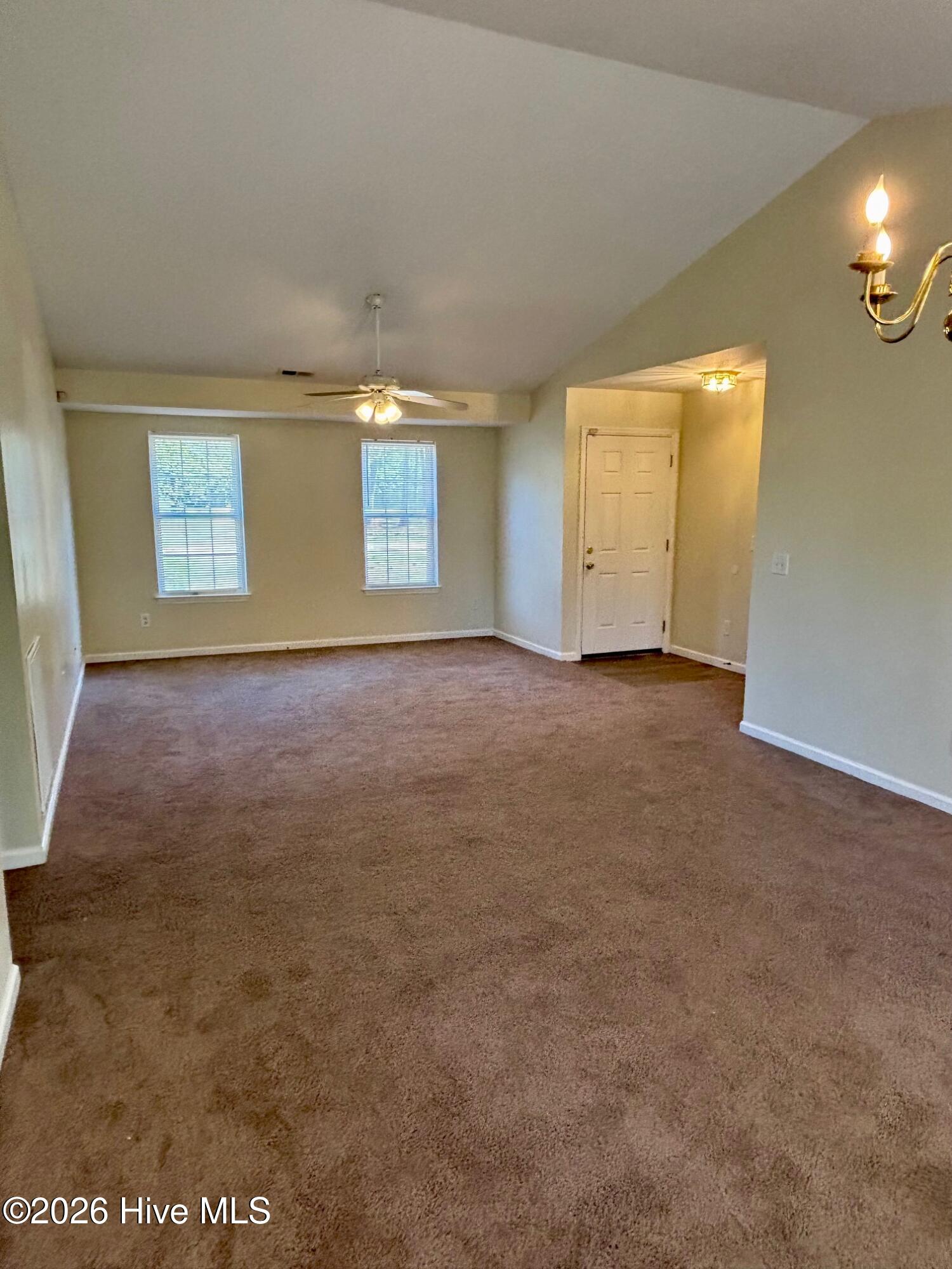 100567401 | Photo 10