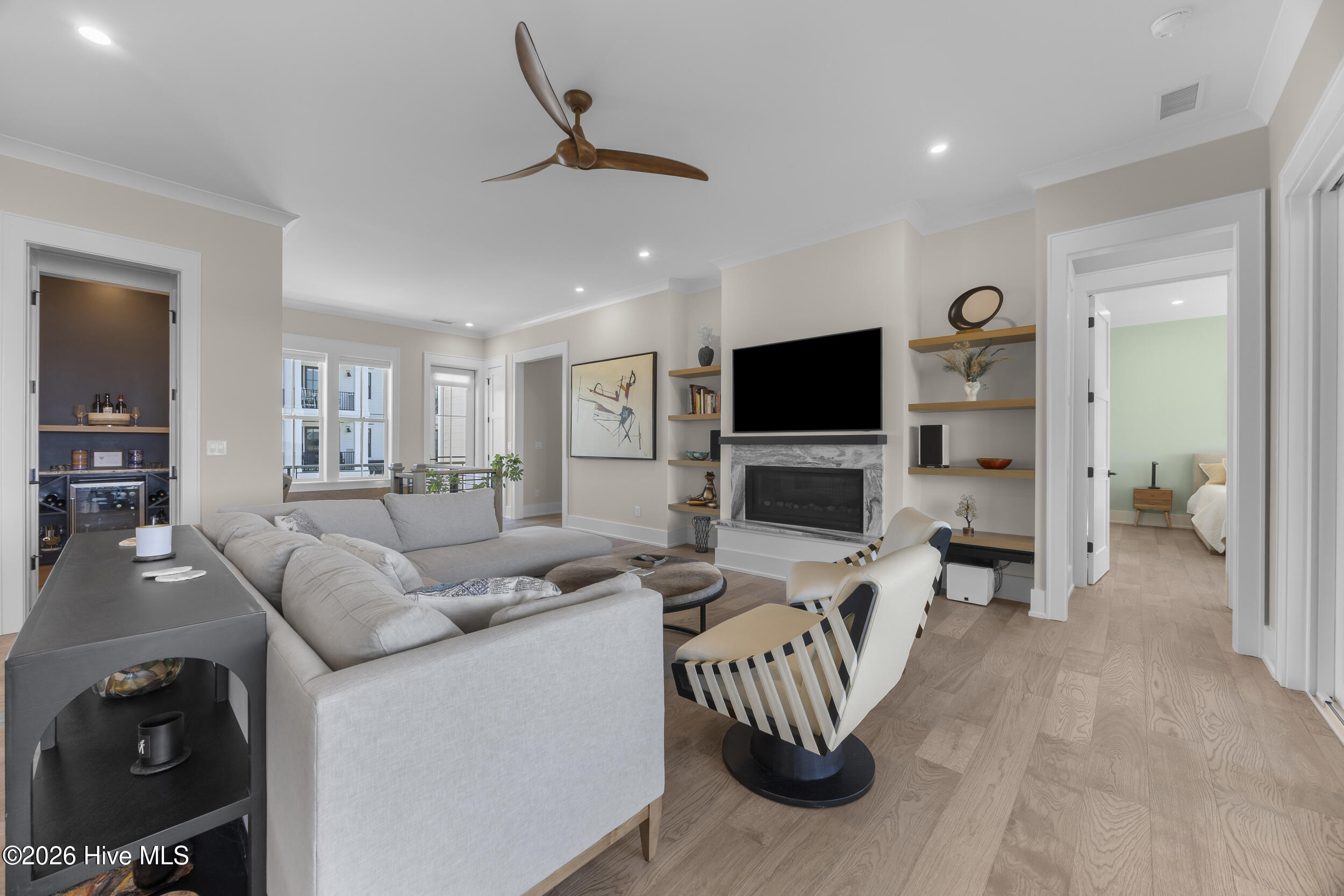 100553352 | Photo 22