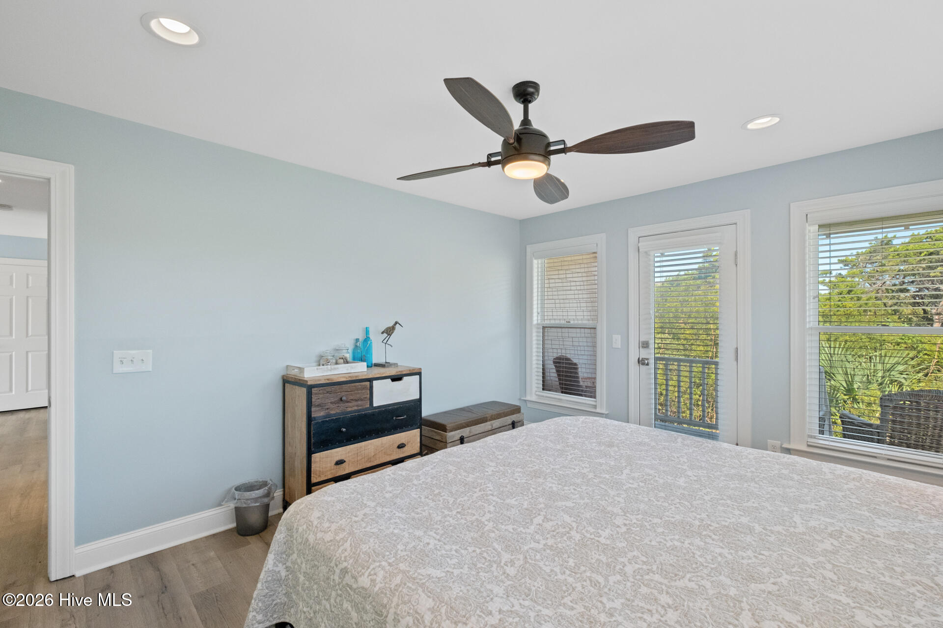 100556120 | Photo 23