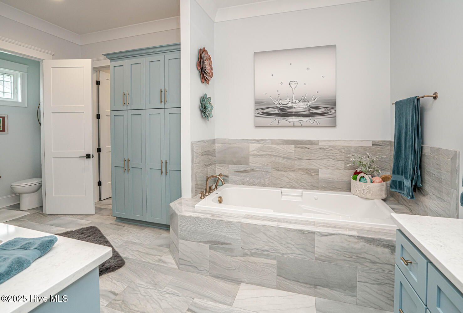 100547698 | Photo 31