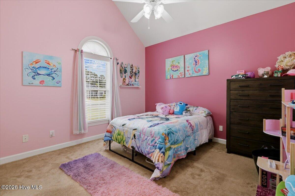 Front bedroom (1 of 2)