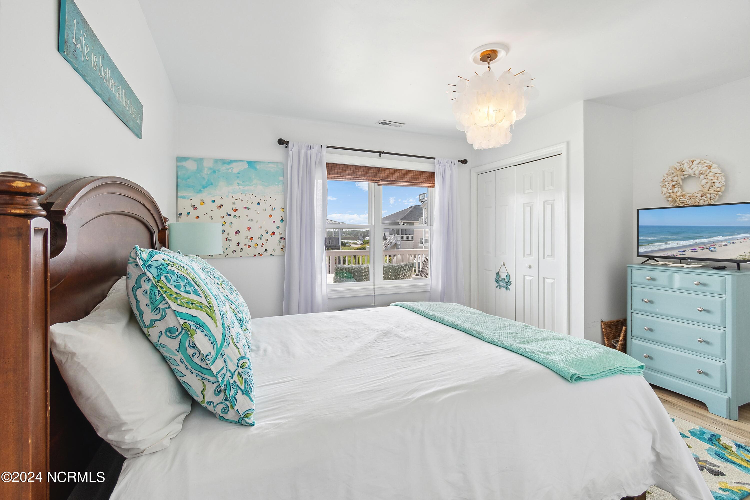 100558410 | Photo 58