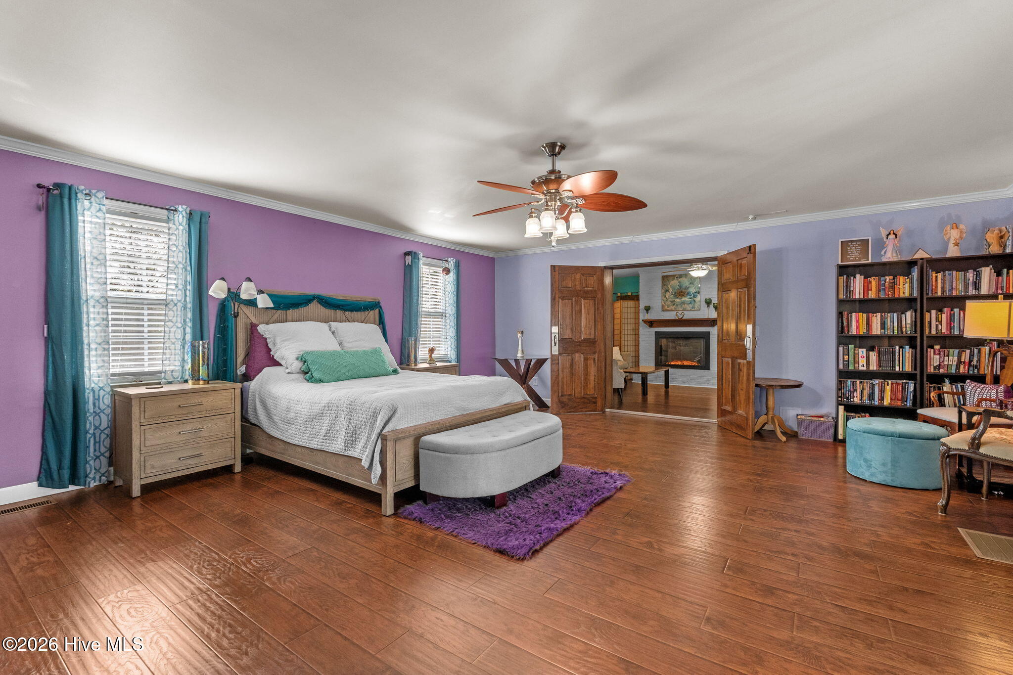 100548359 | Photo 22