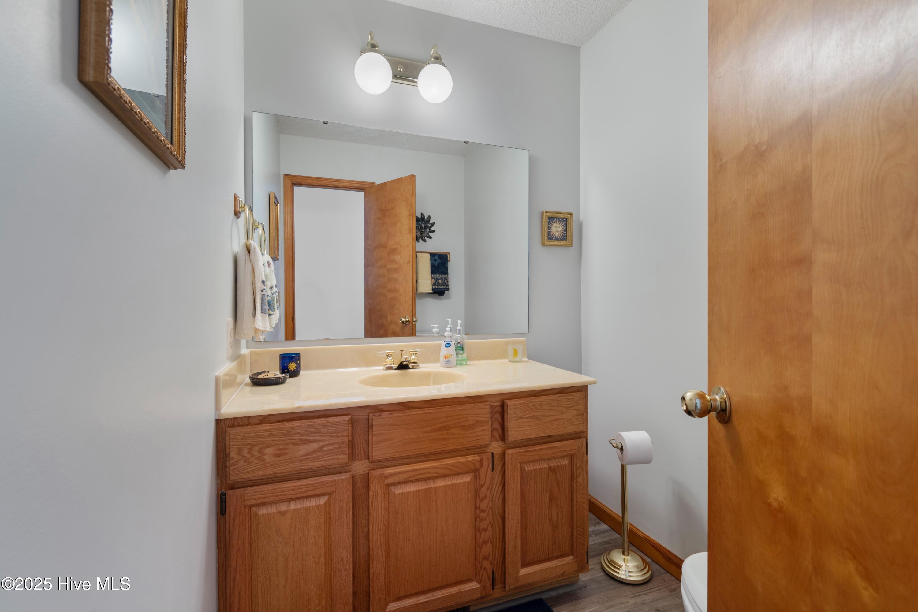 100533822 | Photo 35