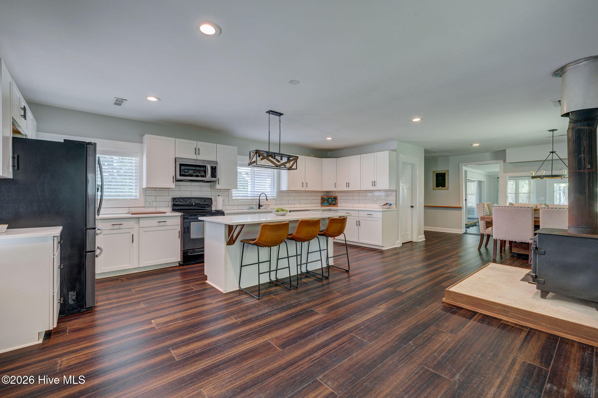 100558109 | Photo 13