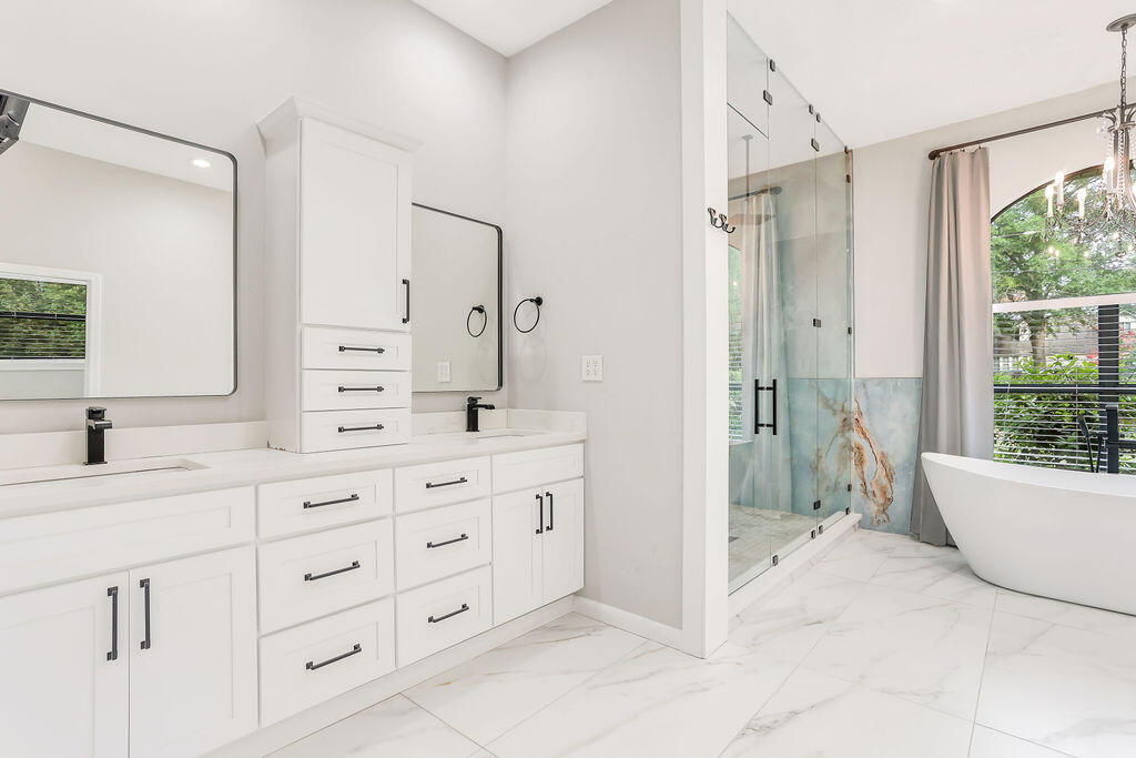 Owners bath 2