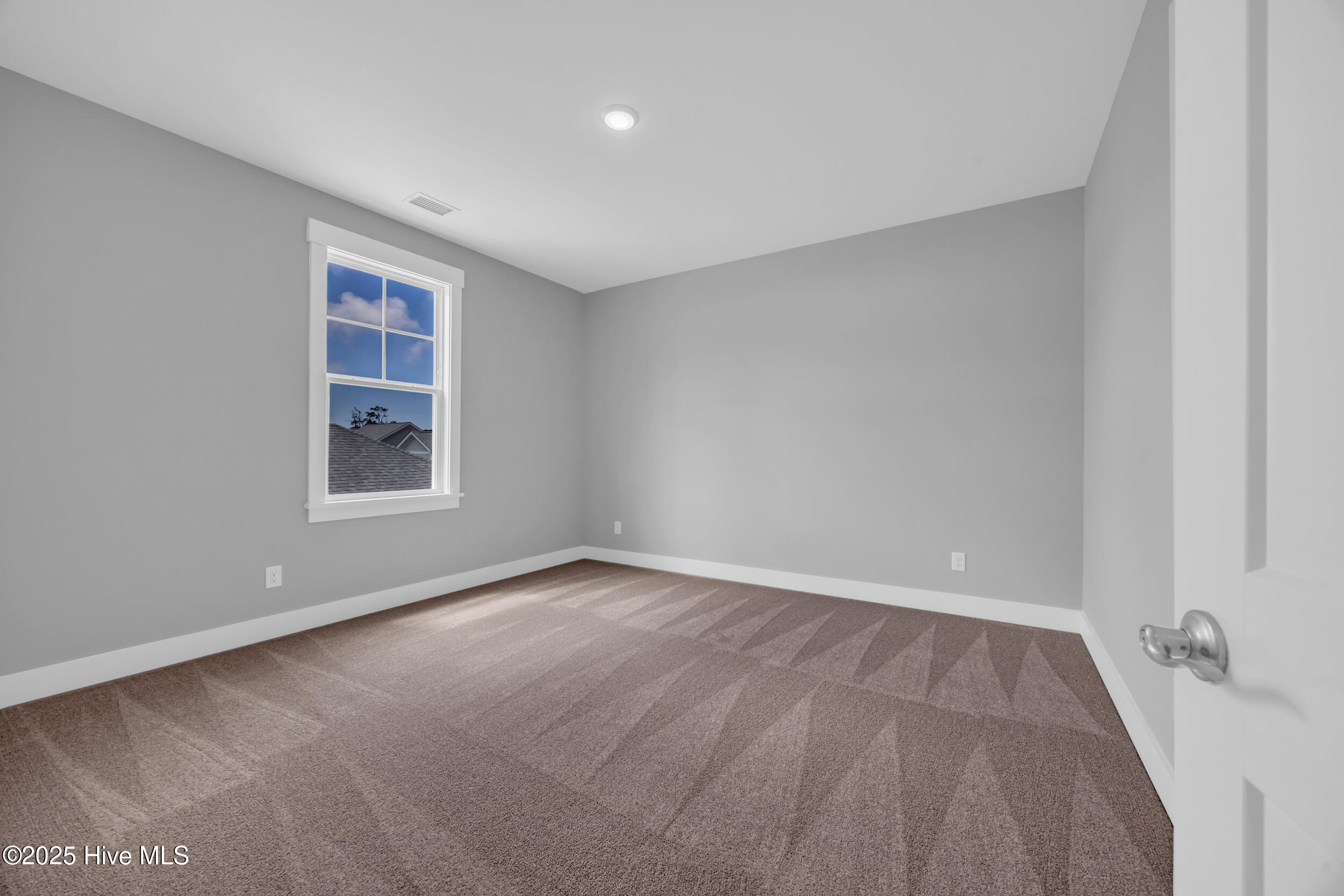 100548865 | Photo 17