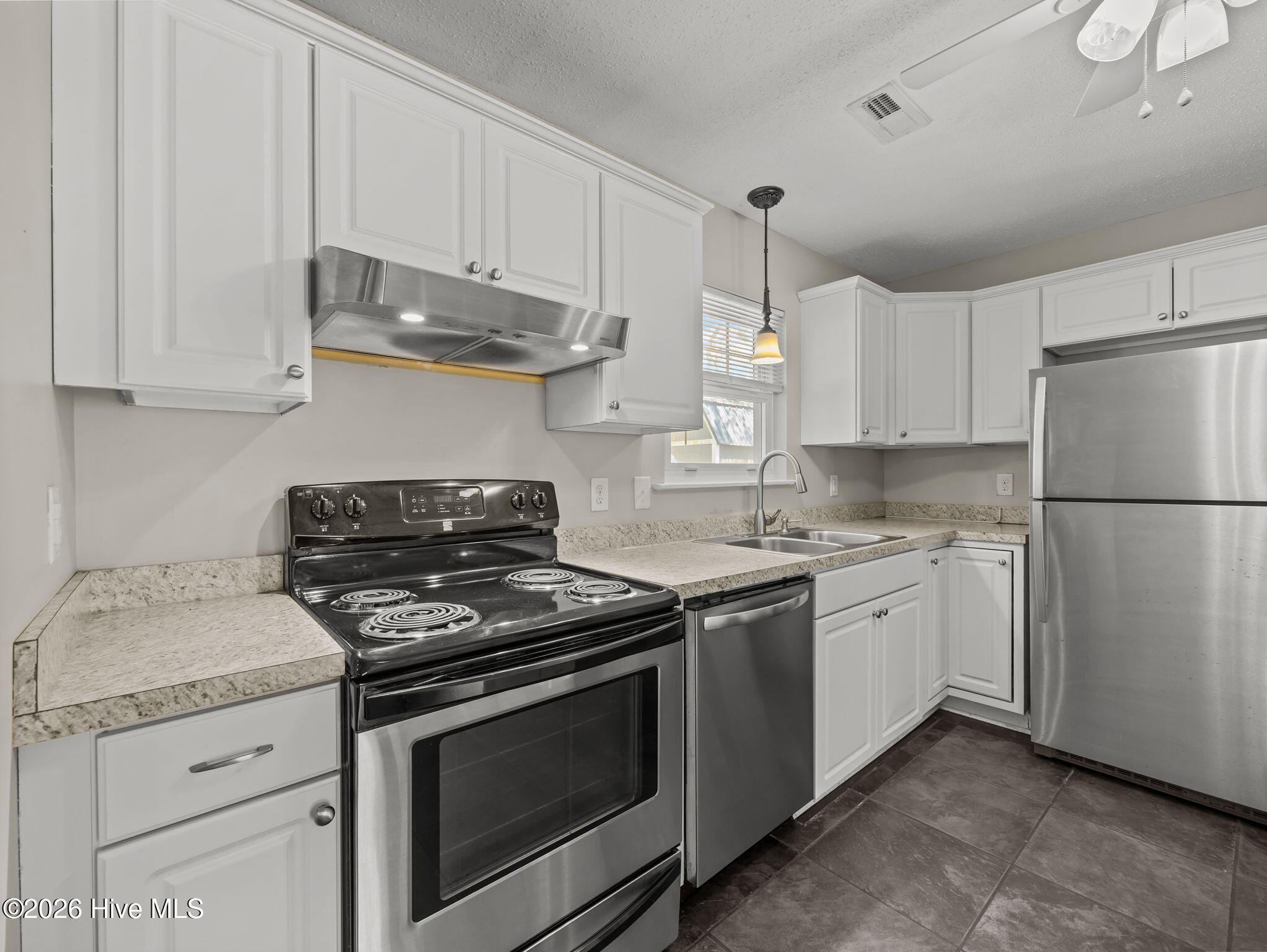 100564888 | Photo 19