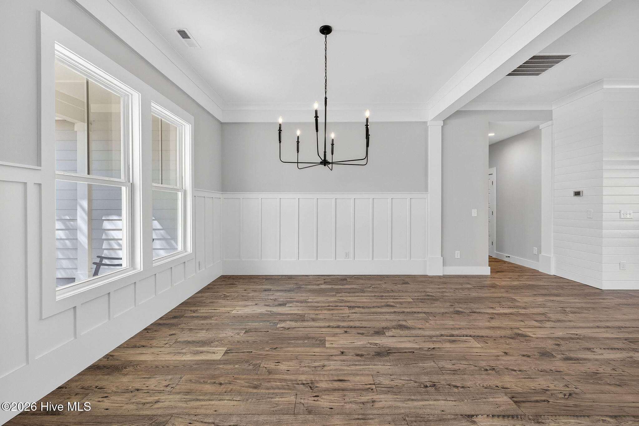 100560917 | Photo 17