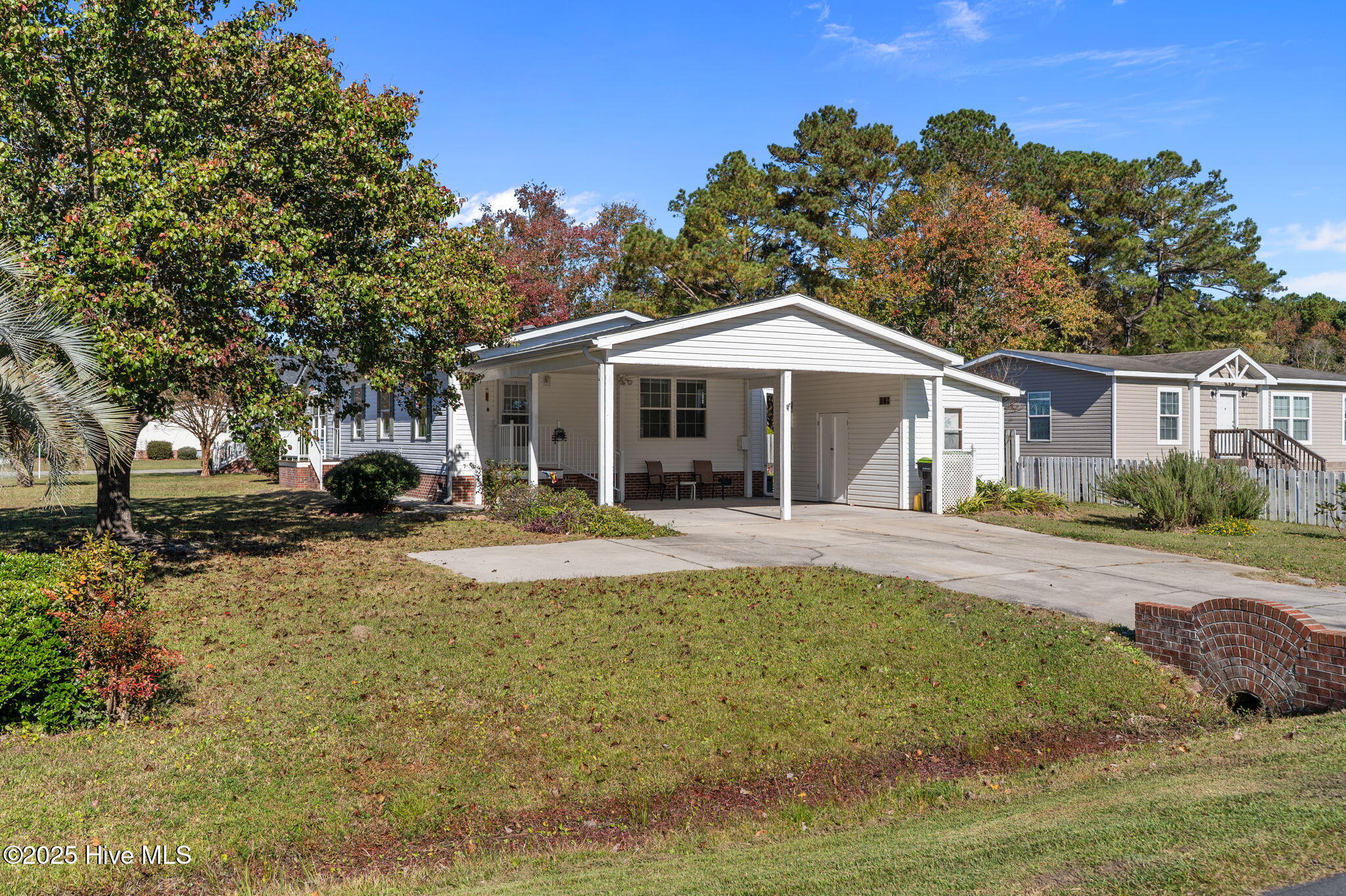 100535102 | Photo 41