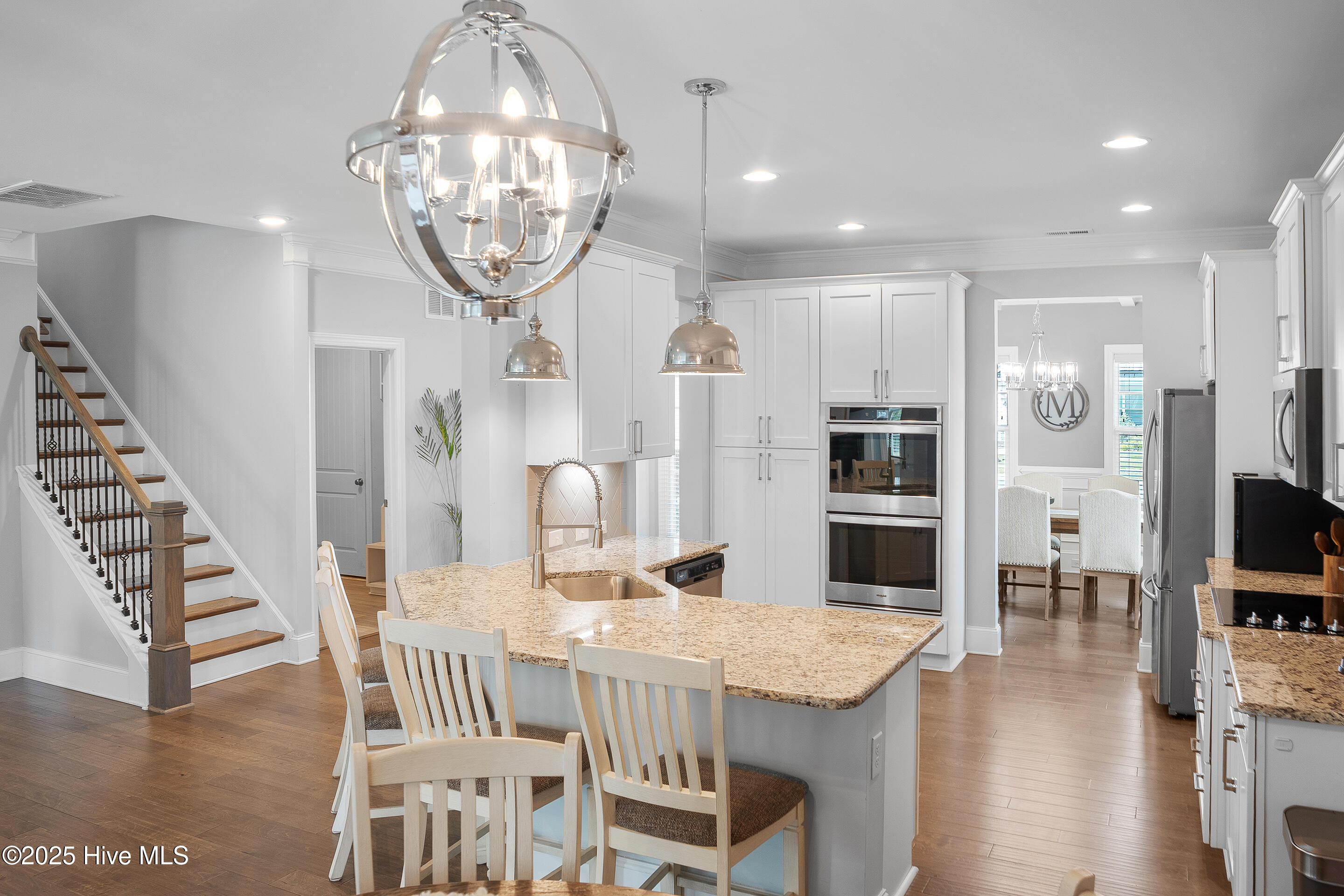 100520061 | Photo 14