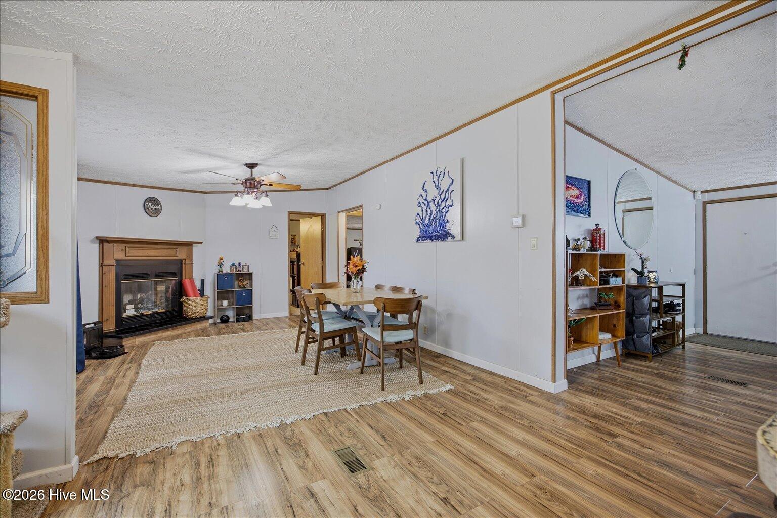 100556219 | Photo 18