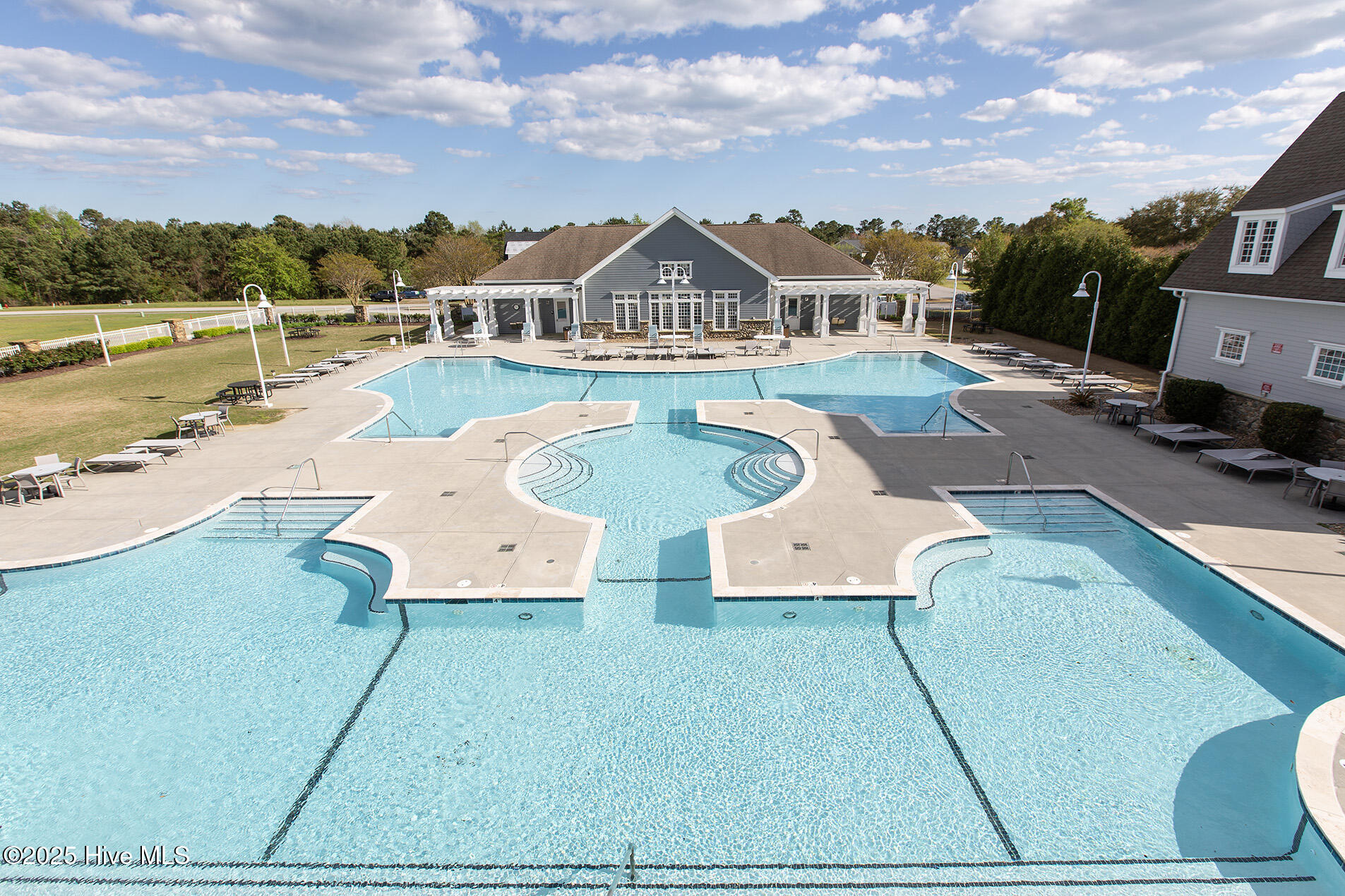 100484964 | Photo 59