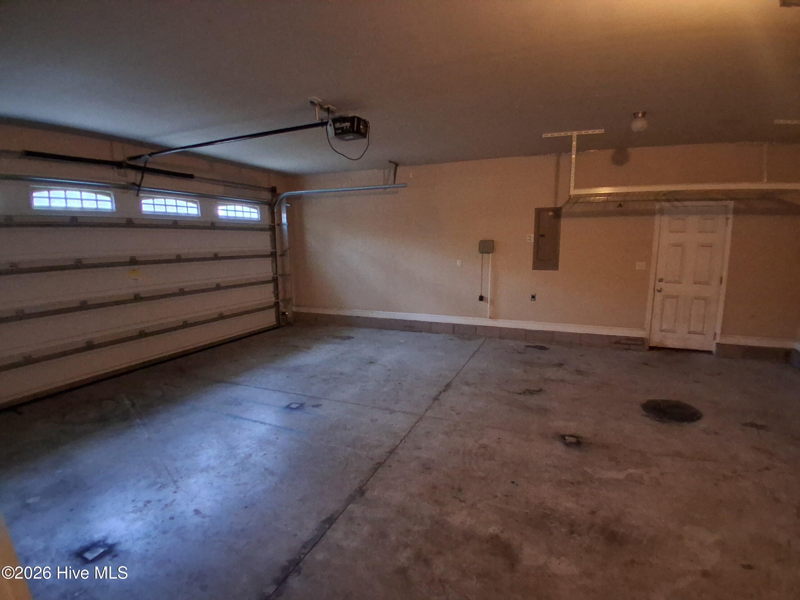 100504331 | Photo 51