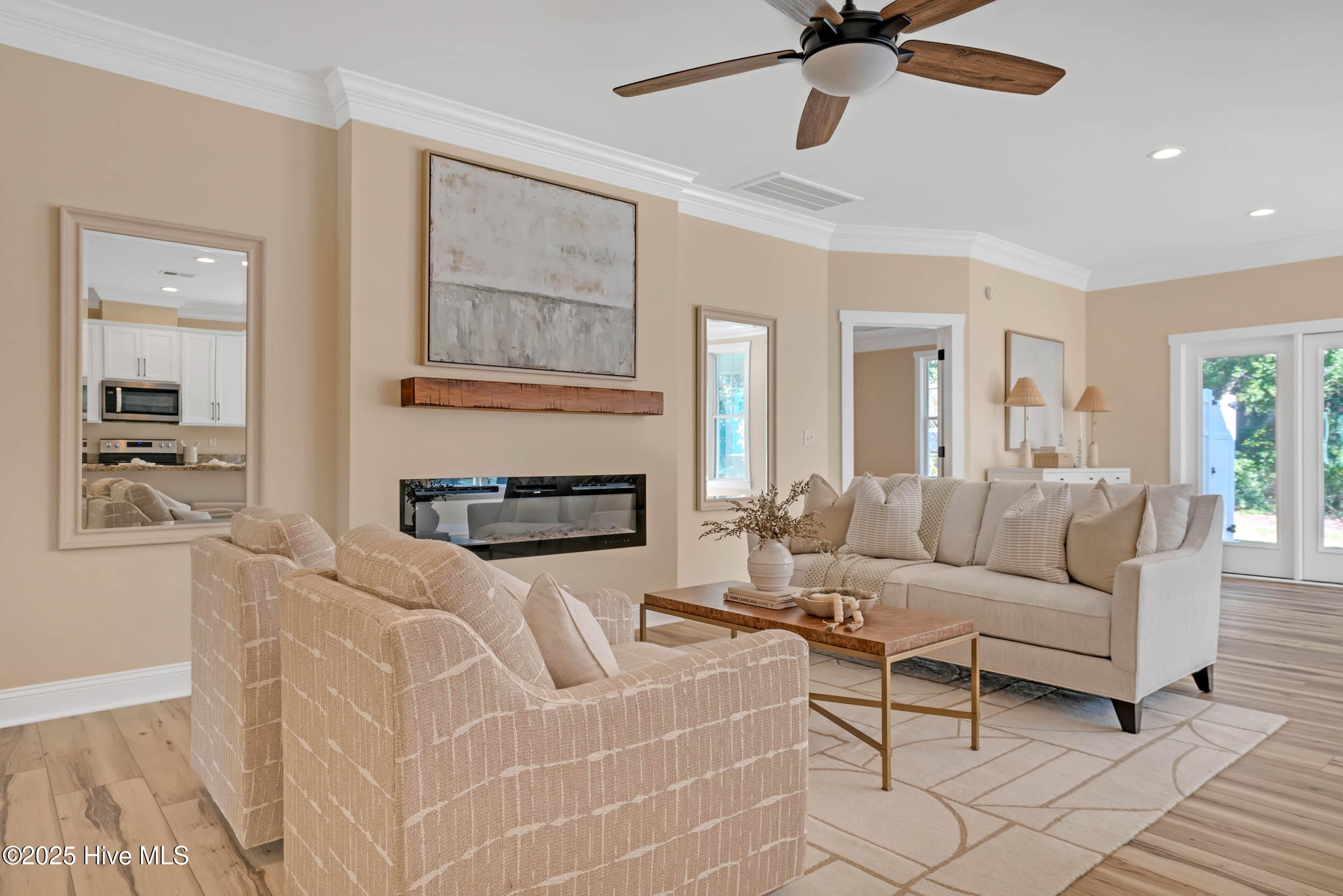 100460470 | Photo 14