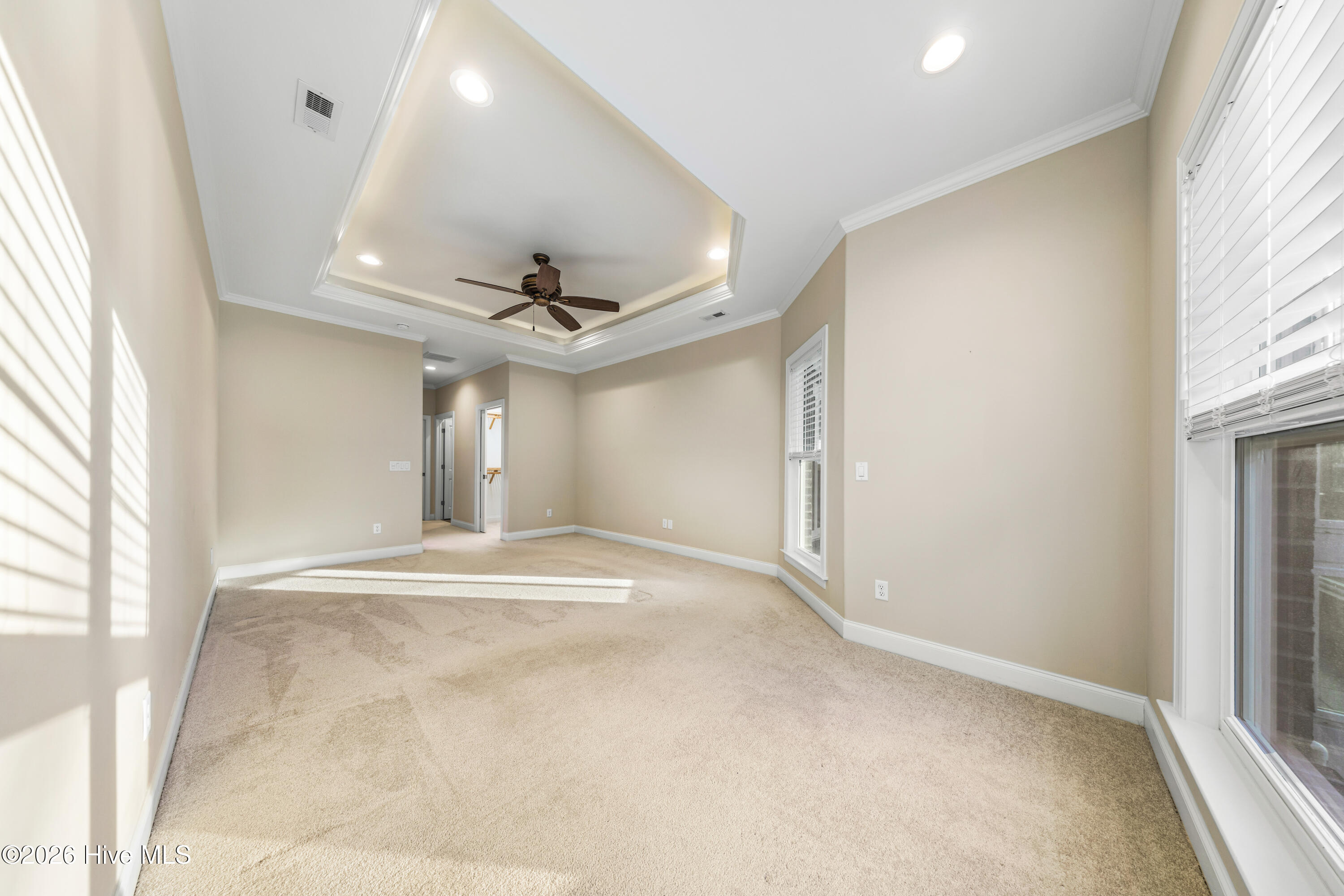 100536175 | Photo 25