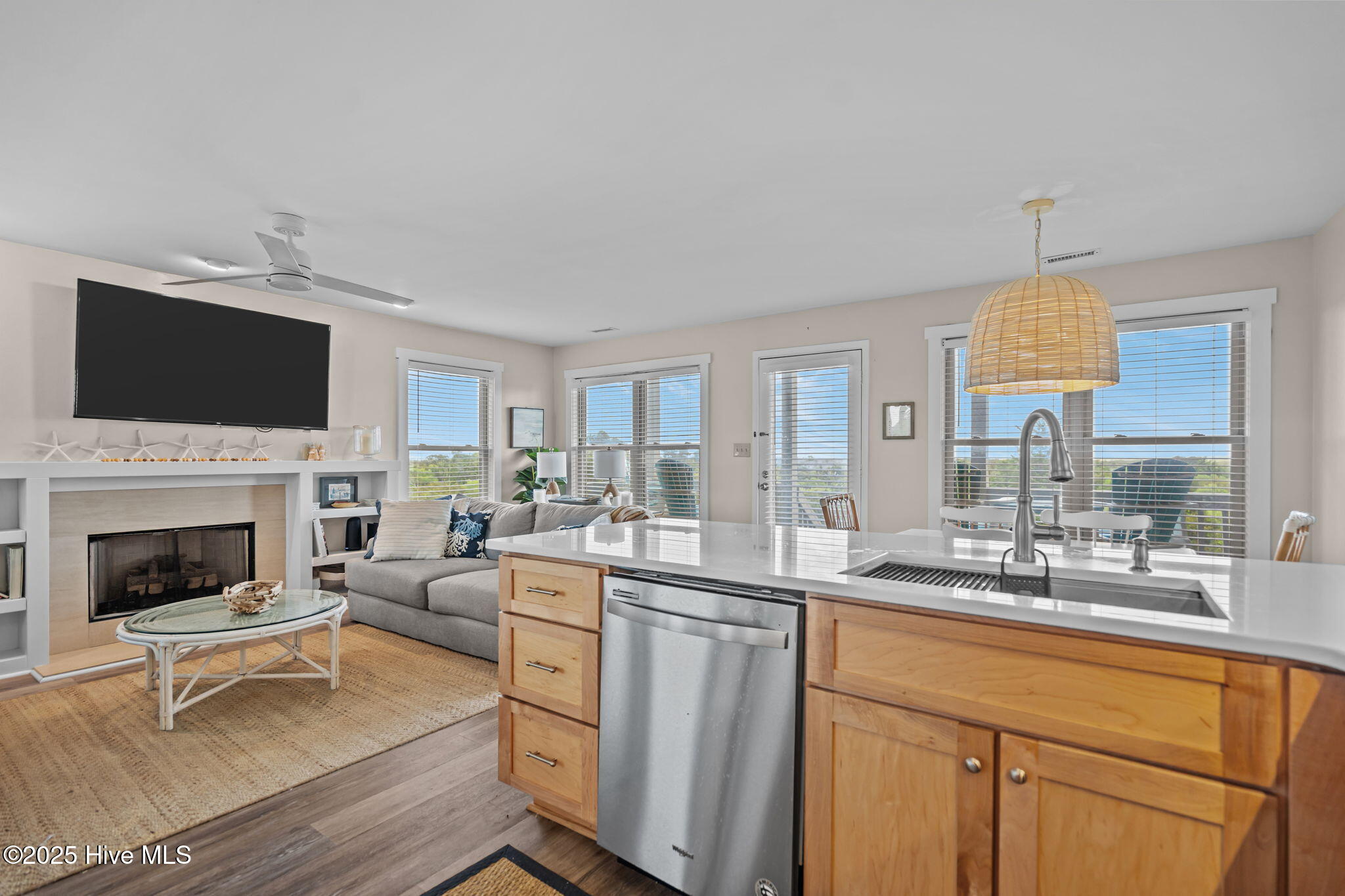 100540801 | Photo 10