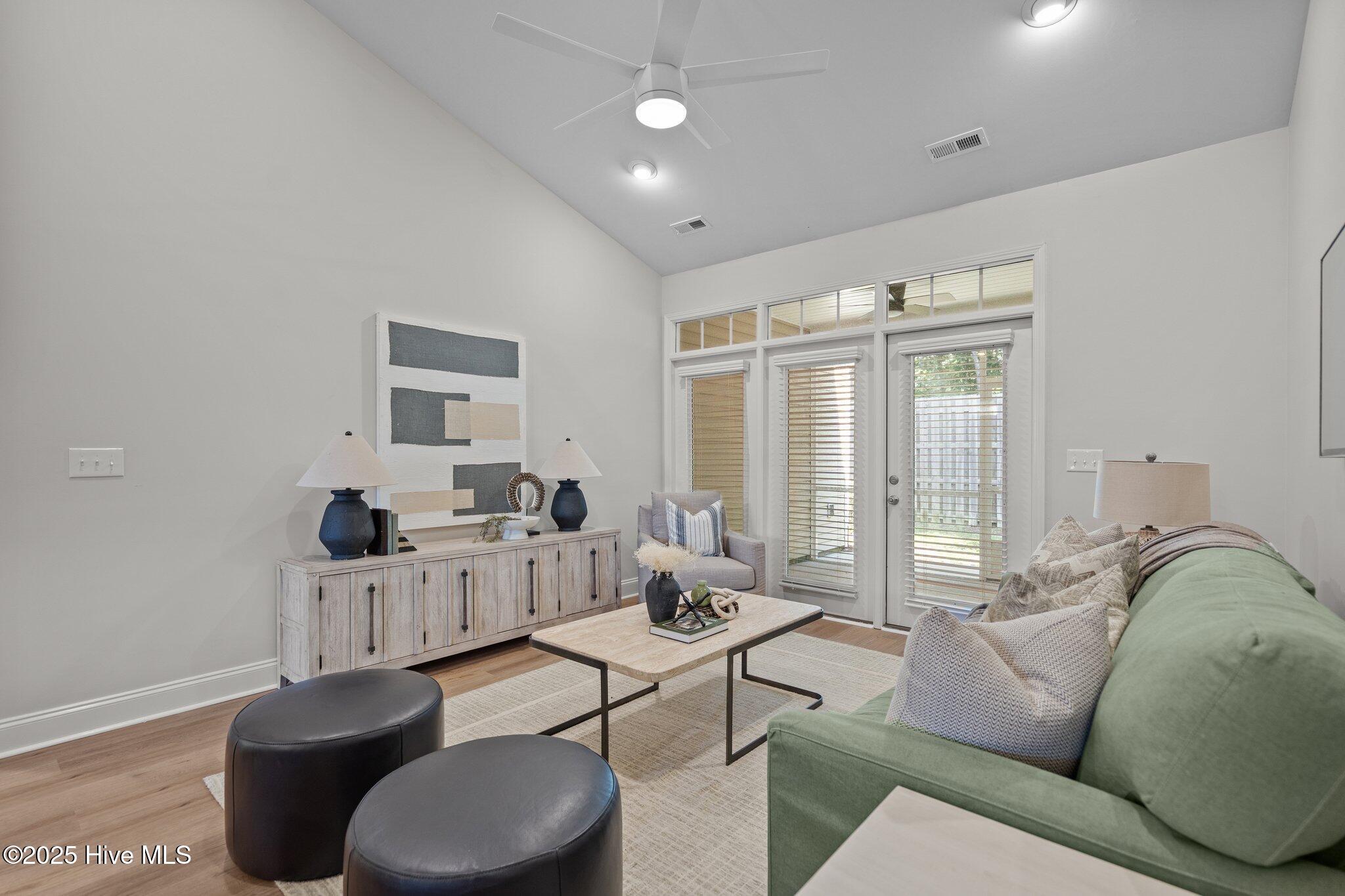 100514871 | Photo 10