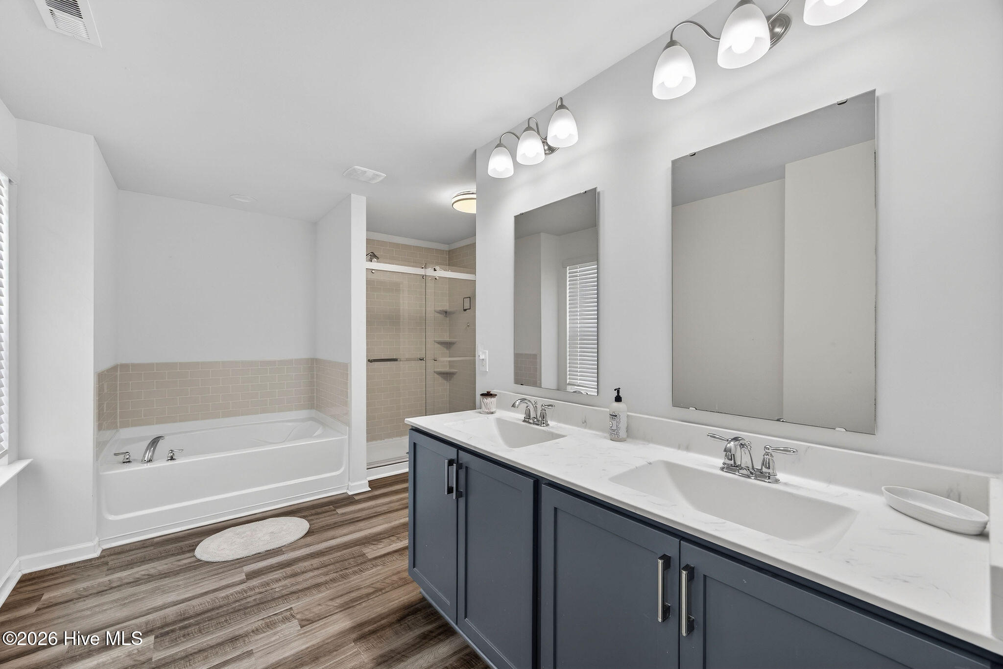 100557202 | Photo 12