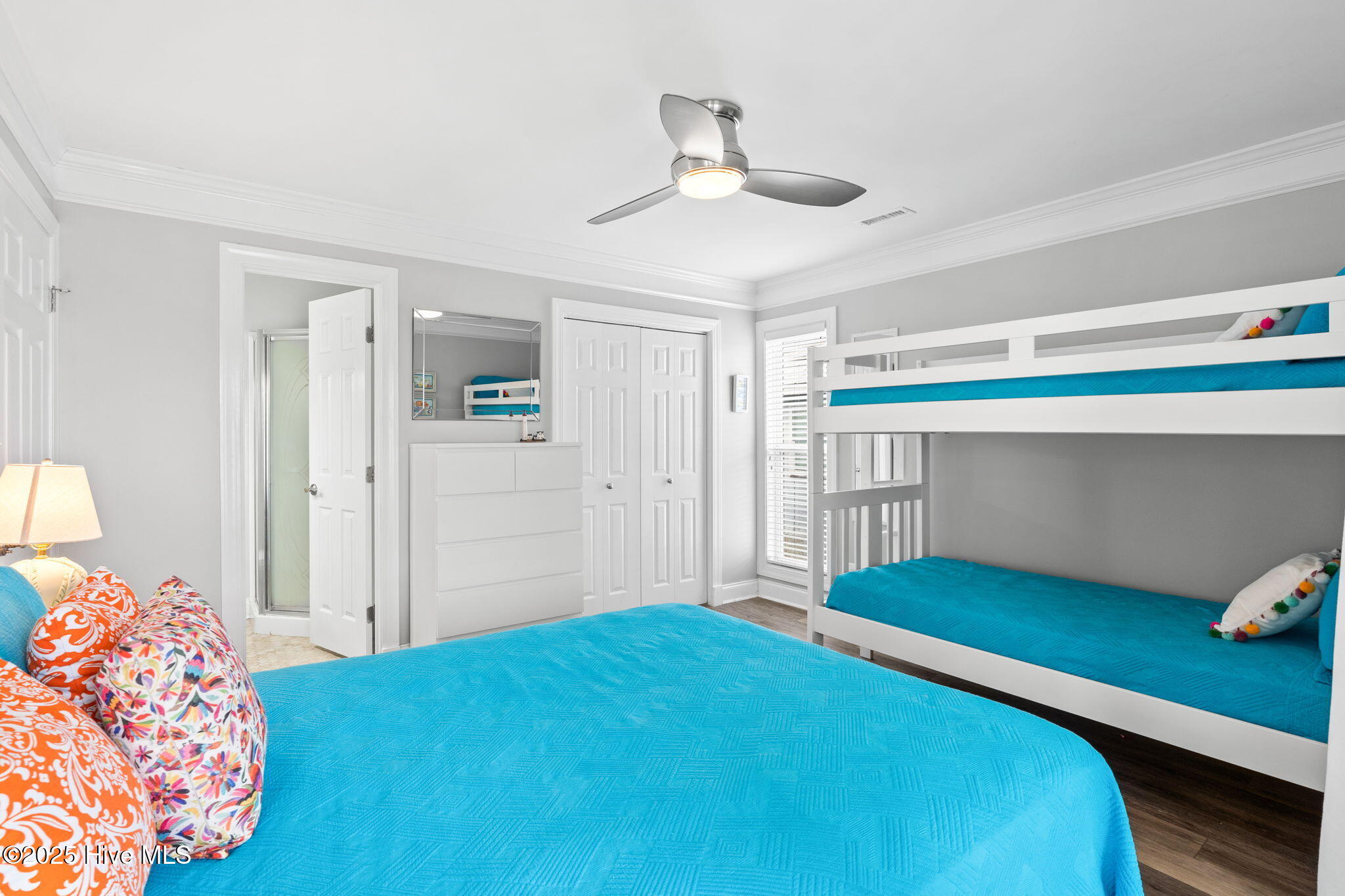 100544859 | Photo 30