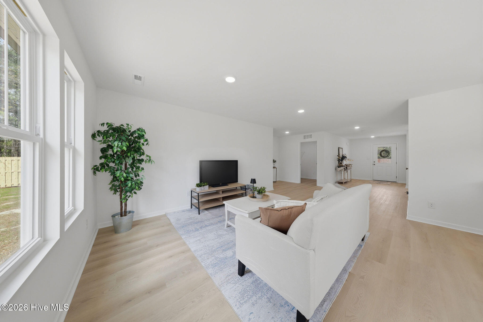 100554240 | Photo 14