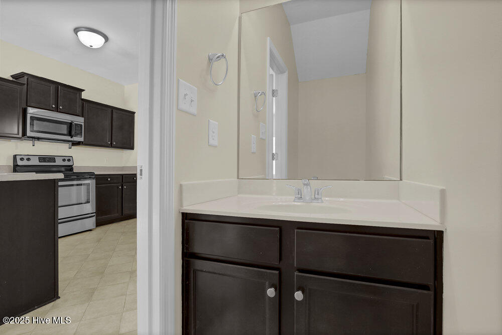 100546186 | Photo 12