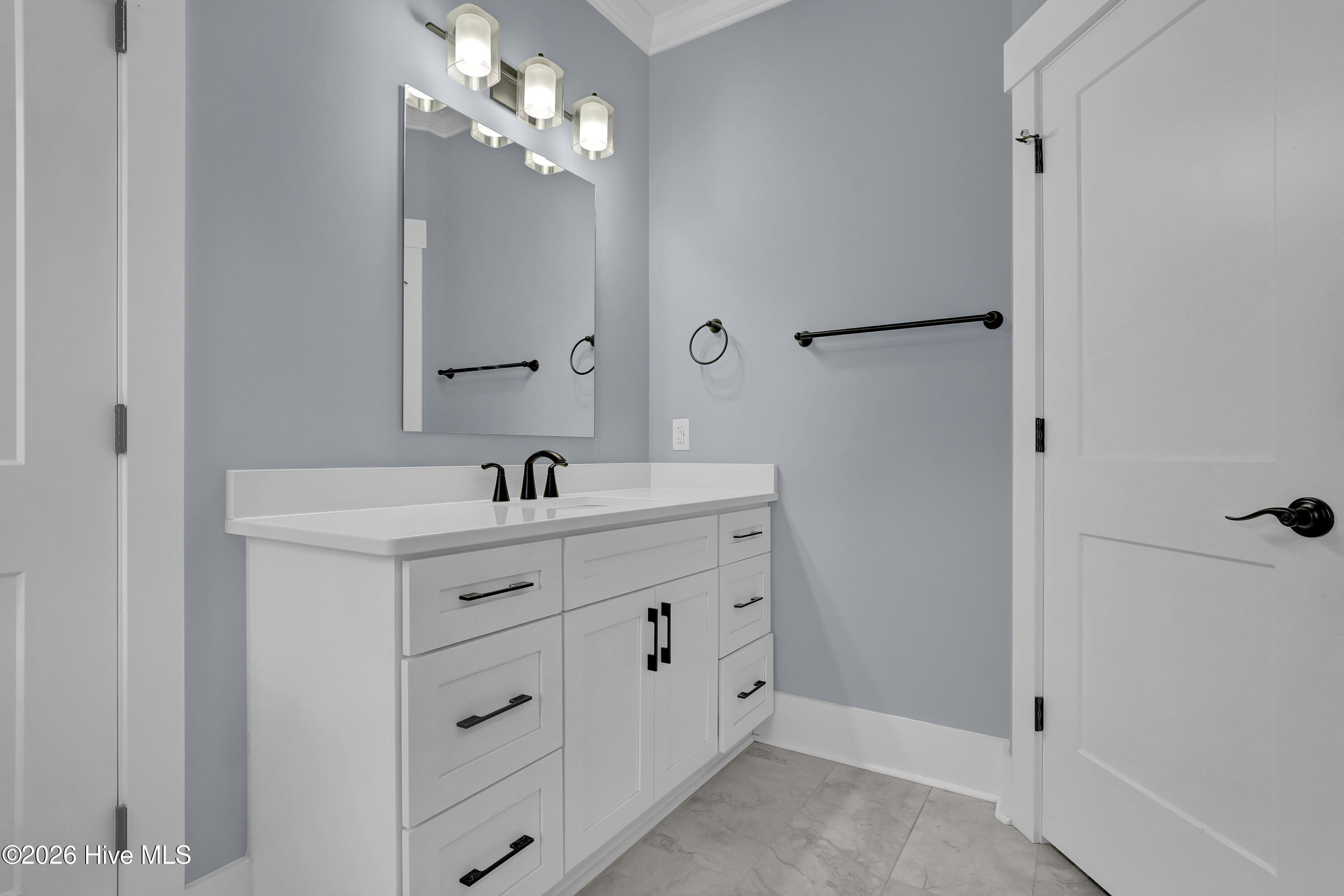 100567366 | Photo 21