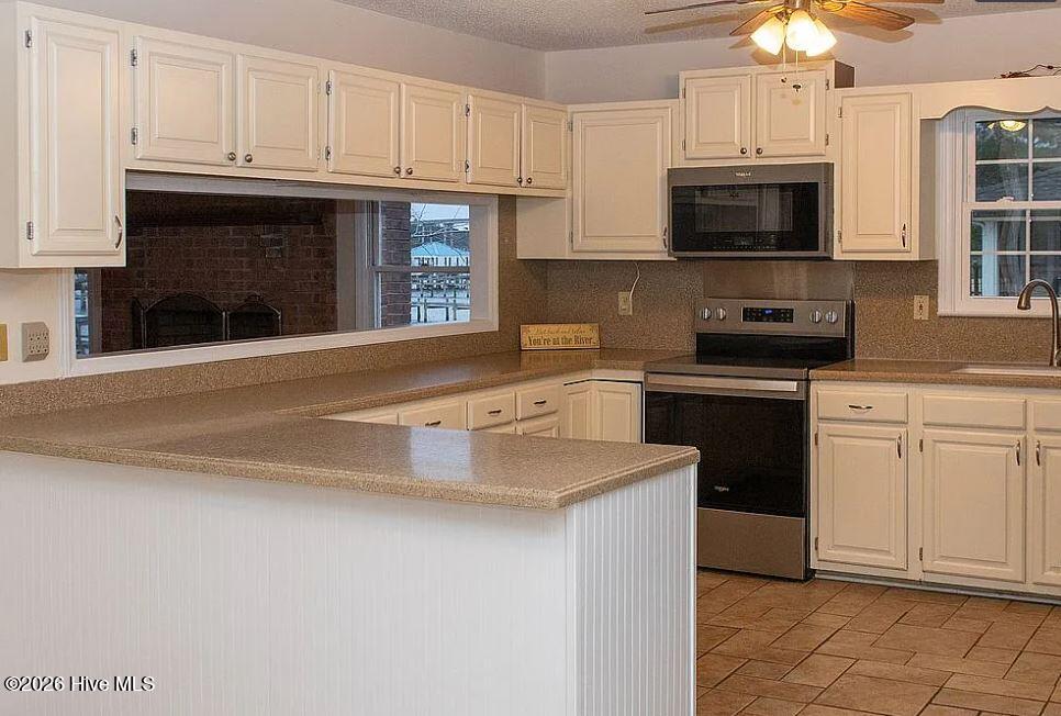 100561136 | Photo 22