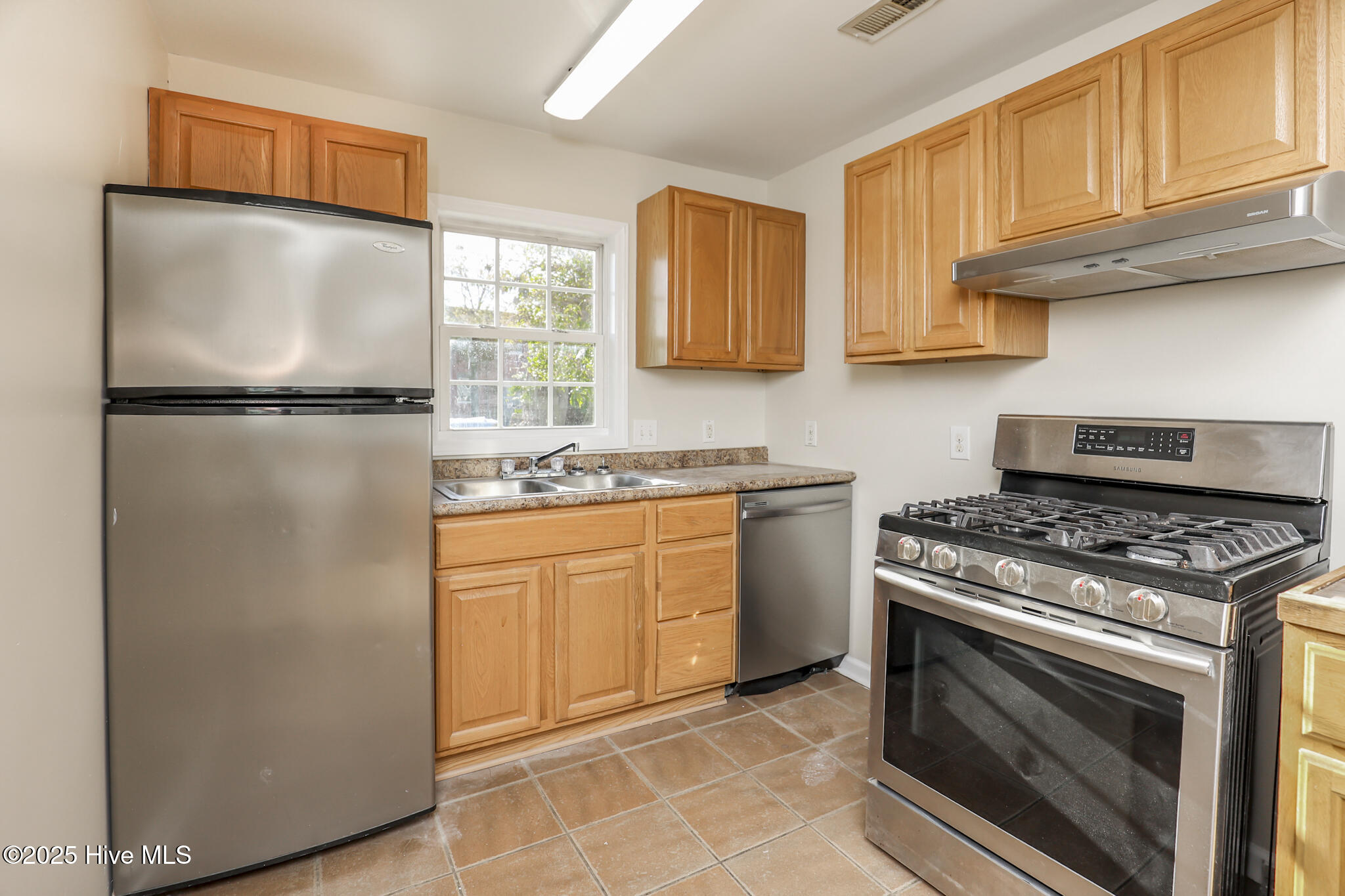 100542091 | Photo 13