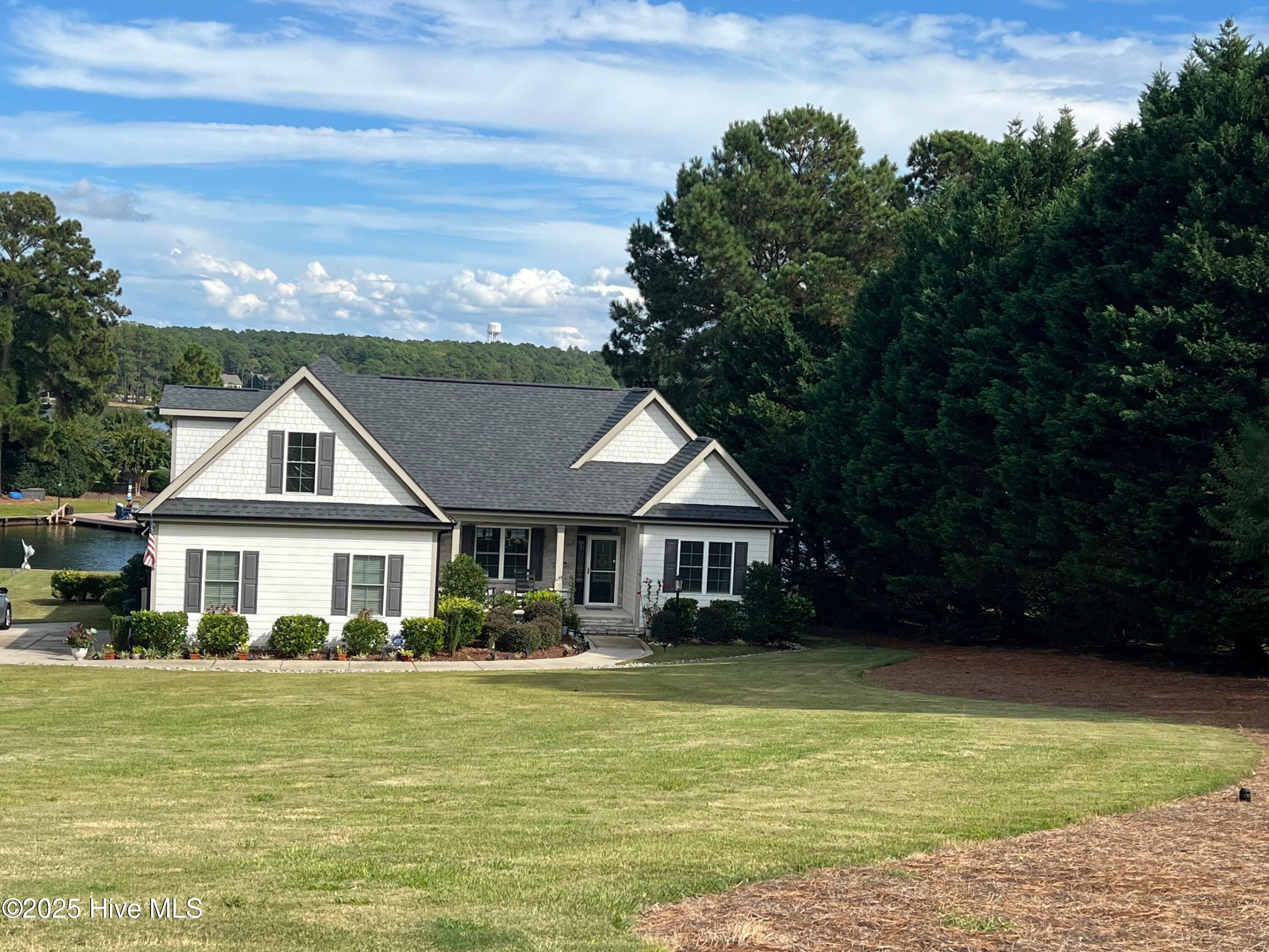 127 Shaw, West End, North Carolina, 4 Bedrooms Bedrooms, 7 Rooms Rooms,3 BathroomsBathrooms,Single family residence,For sale,Shaw,100542506